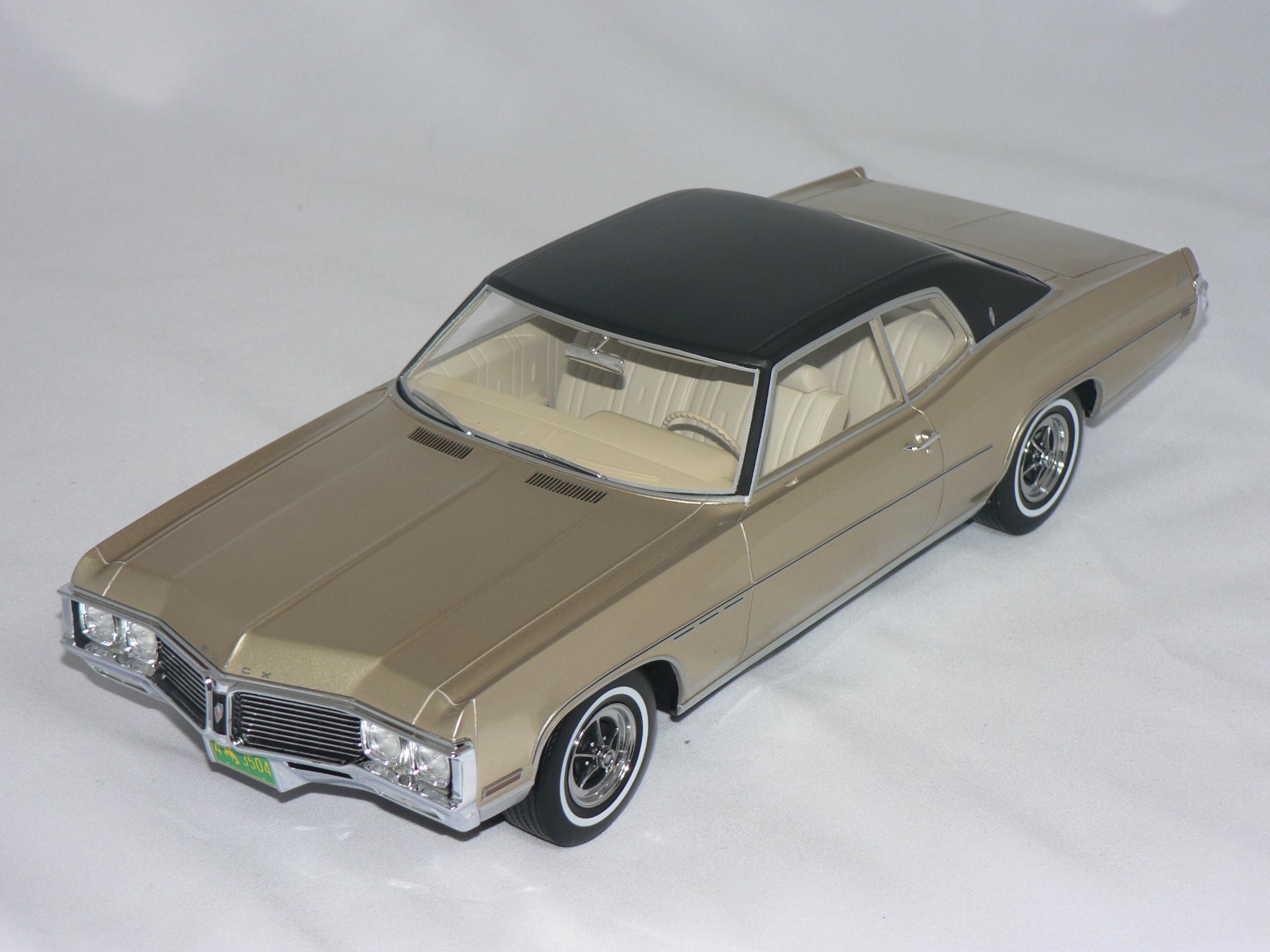Buick LeSabre Custom Sport Coupe -1970 (INGET ÖPPNINGSBART)   1:18   Bos Models