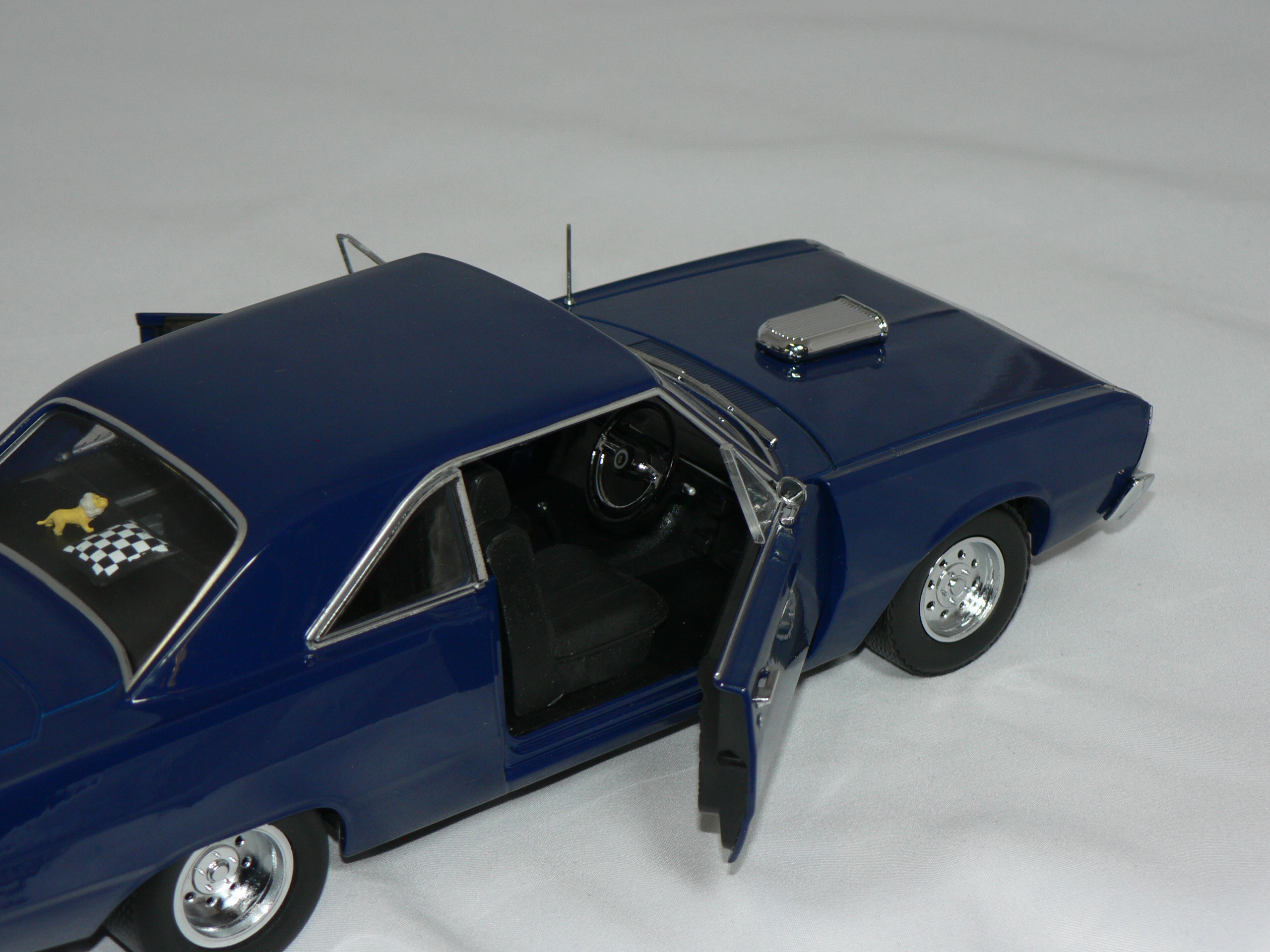 Chrysler Valiant VF -1969 (The Wog Boy)  1:18 Greenlight - 3