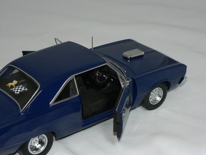 Chrysler Valiant VF -1969 (The Wog Boy)  1:18 Greenlight