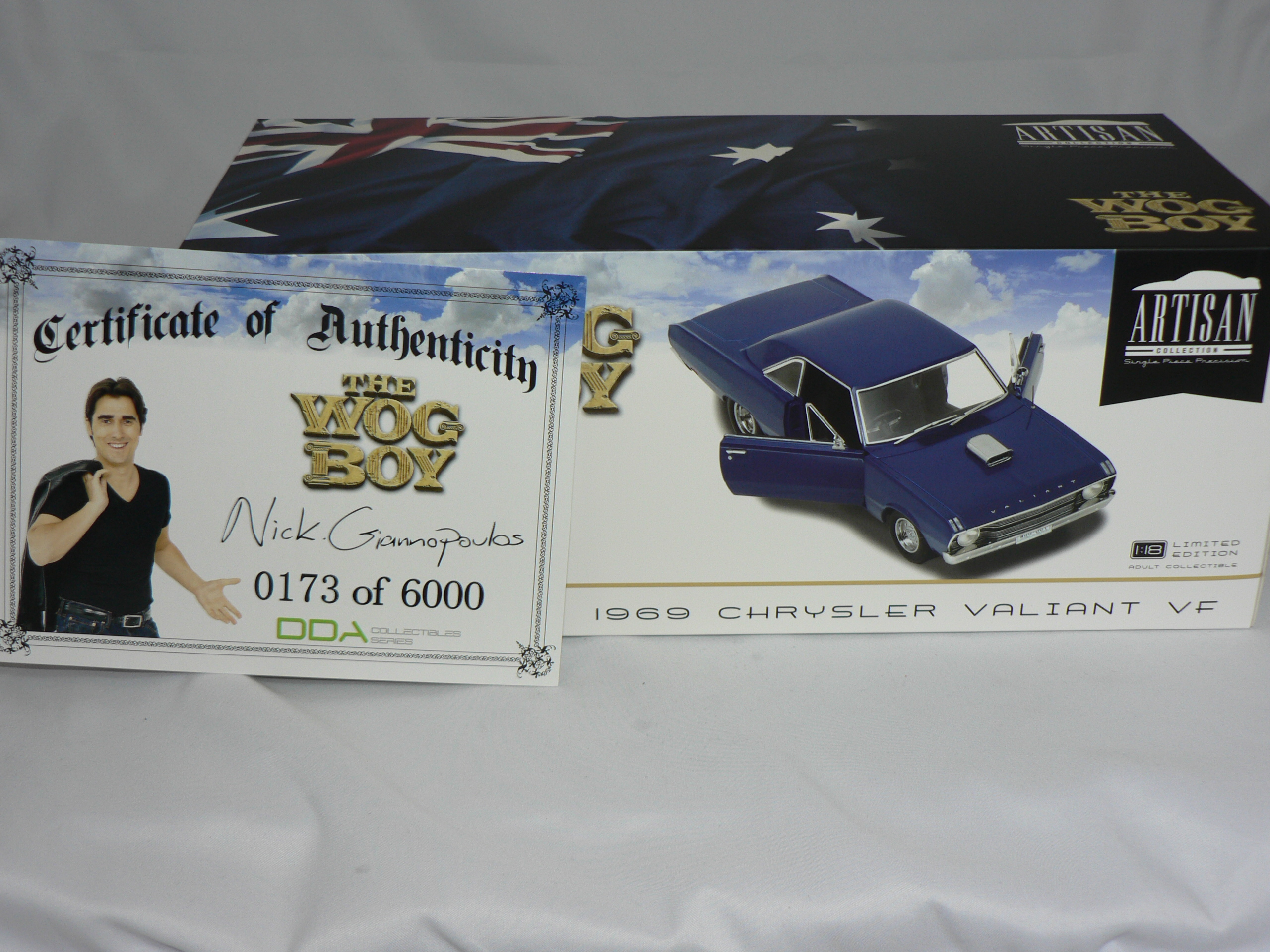 Chrysler Valiant VF -1969 (The Wog Boy)  1:18 Greenlight - 5