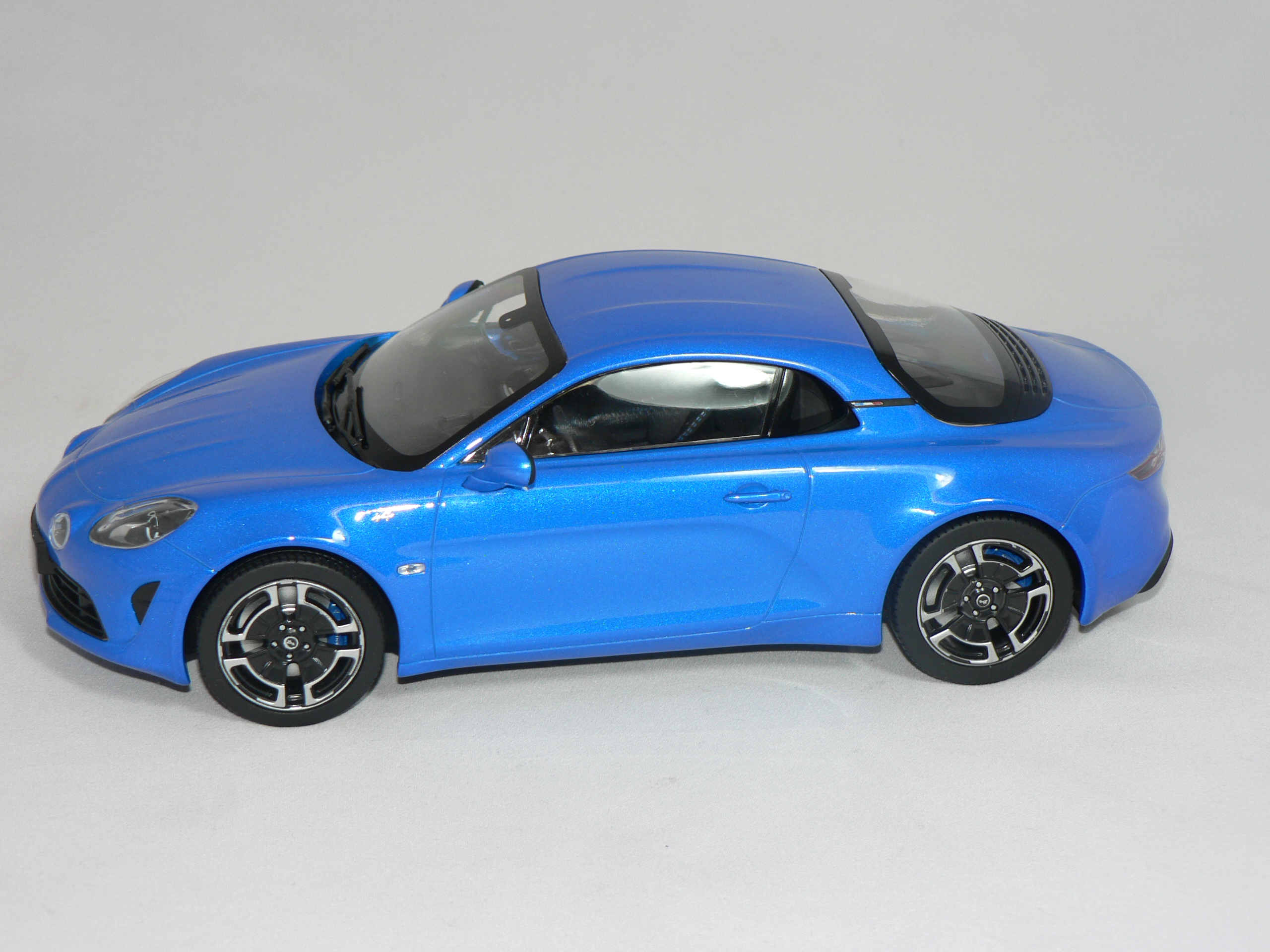 Renault Alpine Legende  A110  2018  1:18  Norev - 3