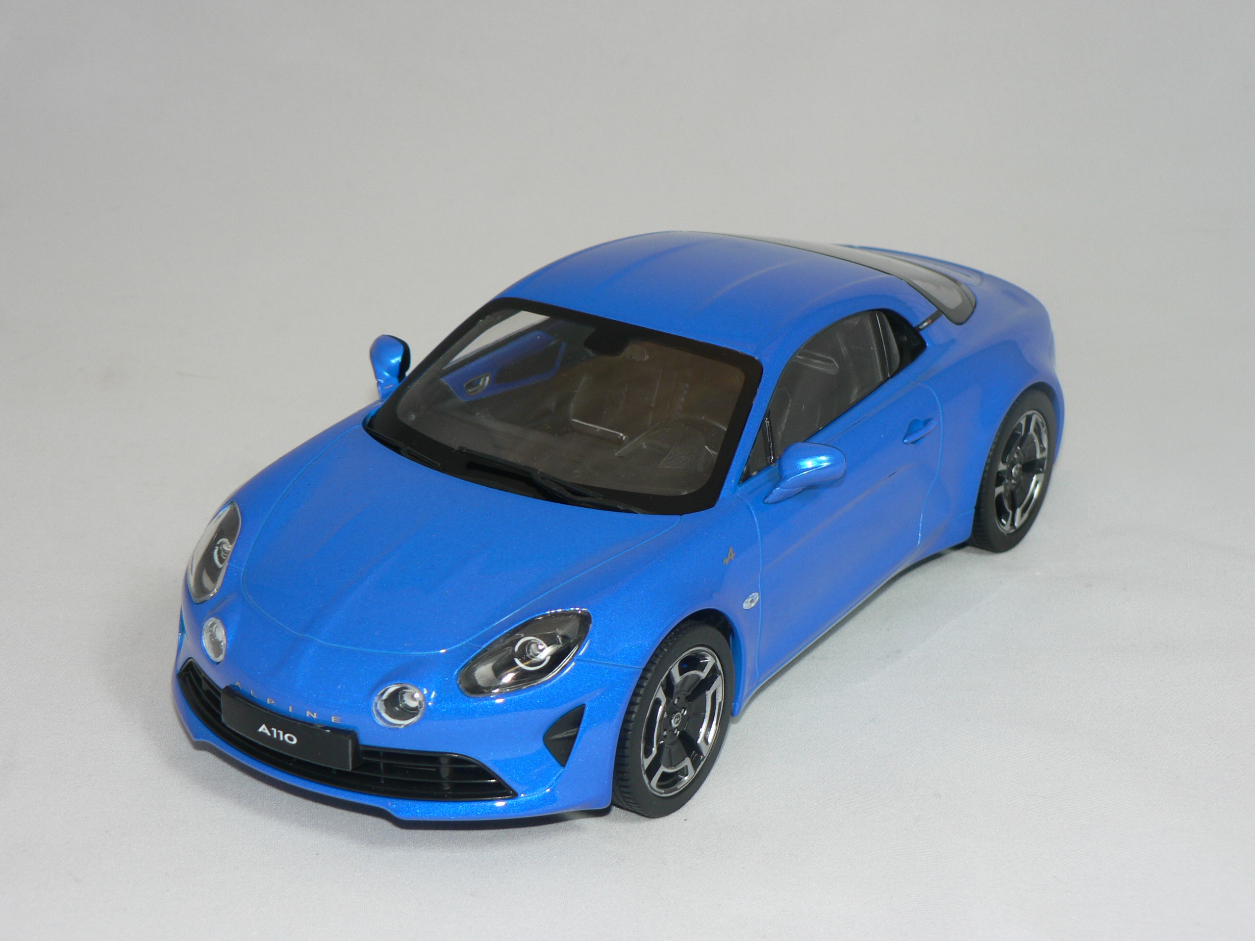 Renault Alpine Legende  A110  2018  1:18  Norev
