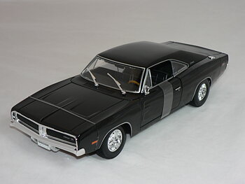 Dodge Charger R/T  -1969  1:18  Maisto
