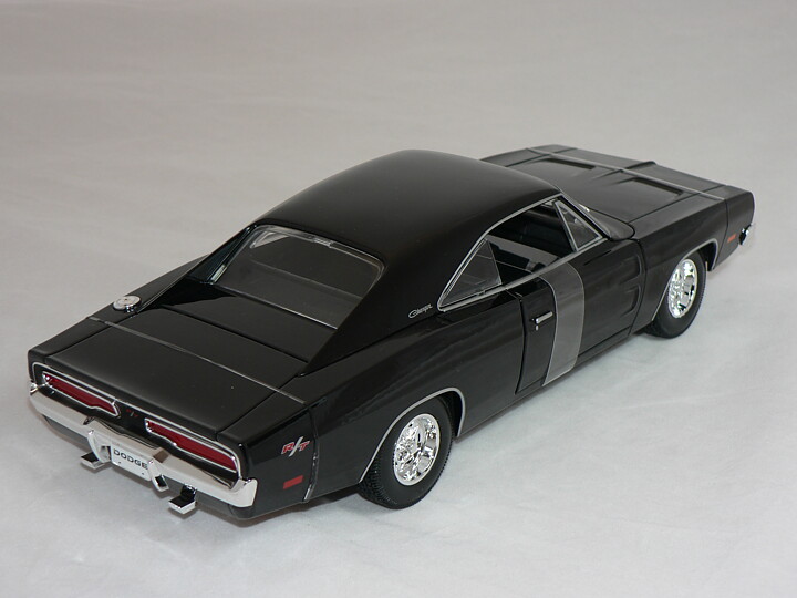 Dodge Charger R/T  -1969  1:18  Maisto