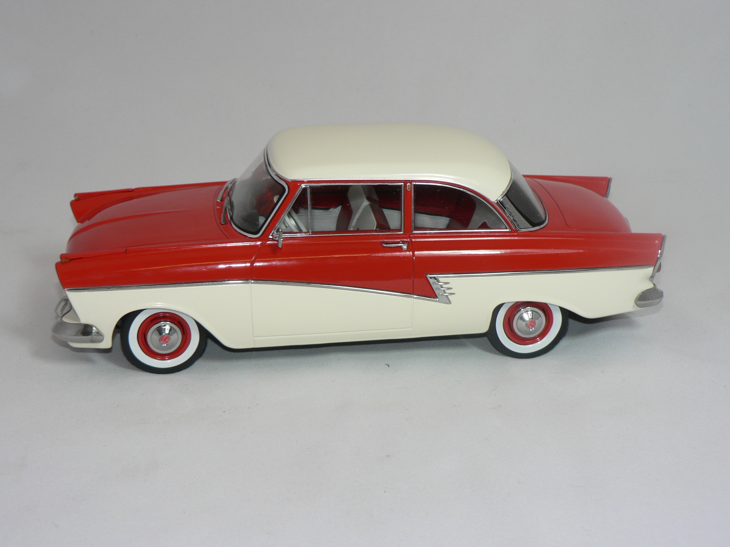 Ford Taunus 17m P2  1957  1:18  KK Scale - 3