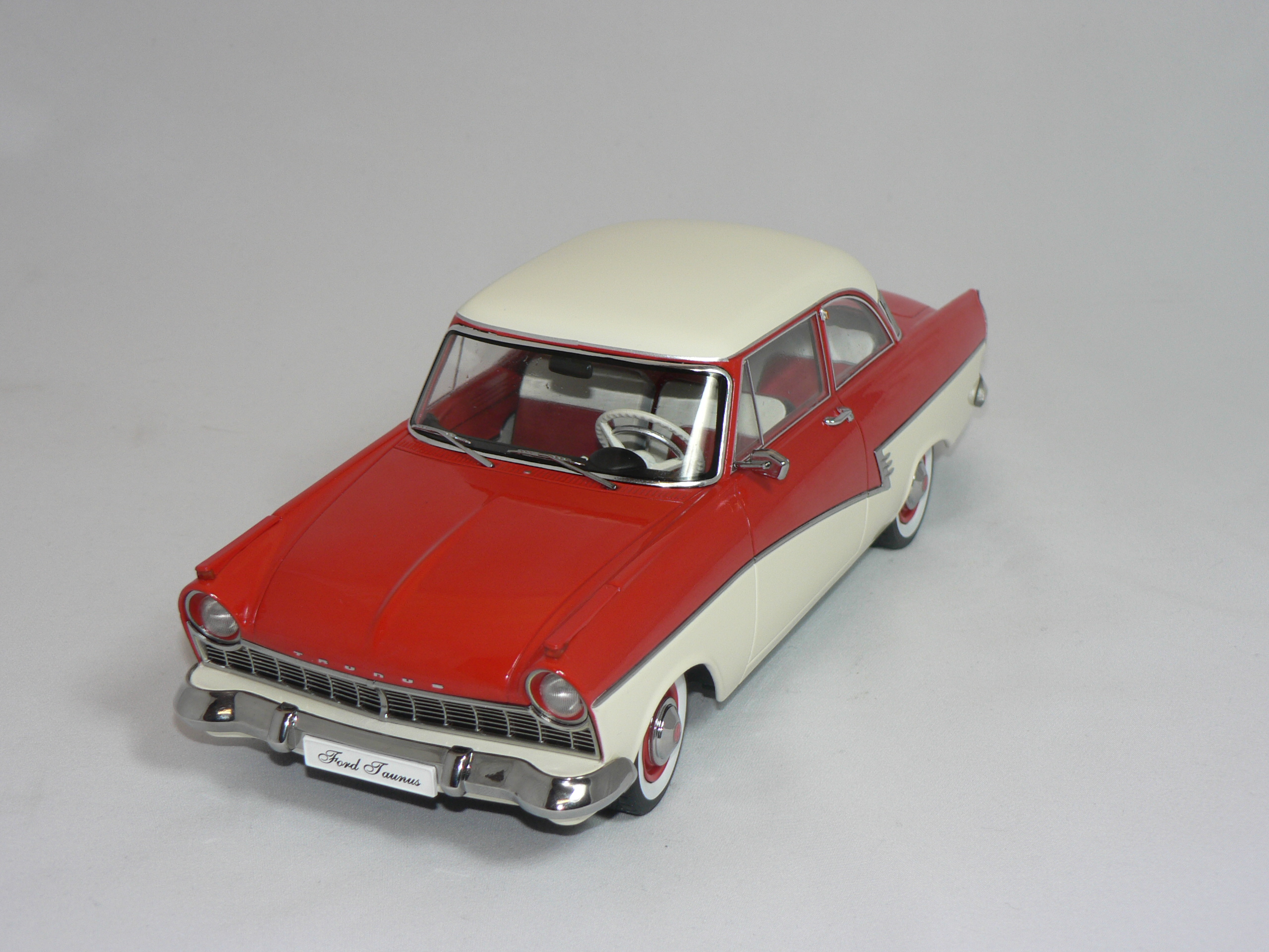 Ford Taunus 17m P2  1957  1:18  KK Scale
