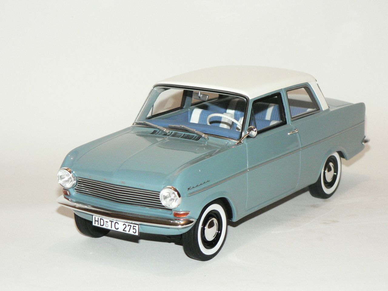 Opel Kadett A -1962 (Dörr+Huv går ej öppna) 1000pcs   1:18   Bos Models