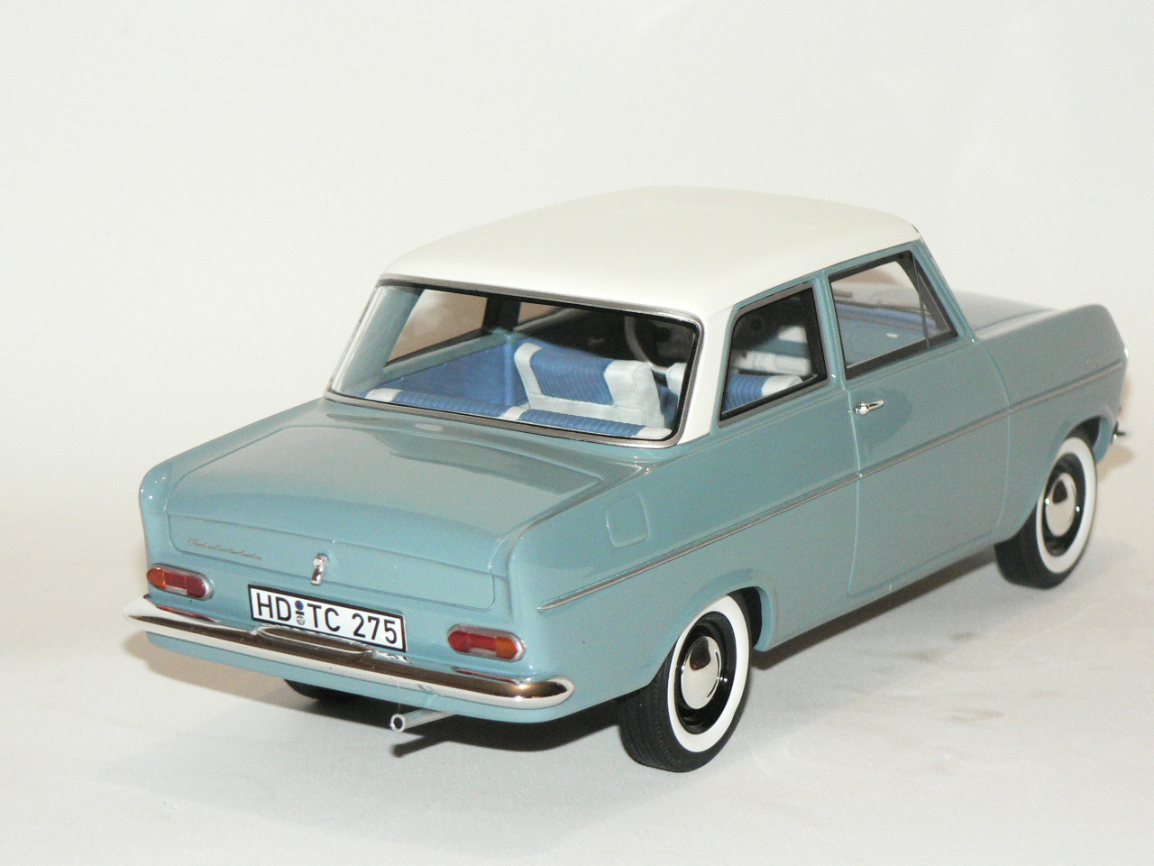 Opel Kadett A -1962 (Dörr+Huv går ej öppna) 1000pcs   1:18   Bos Models - 2
