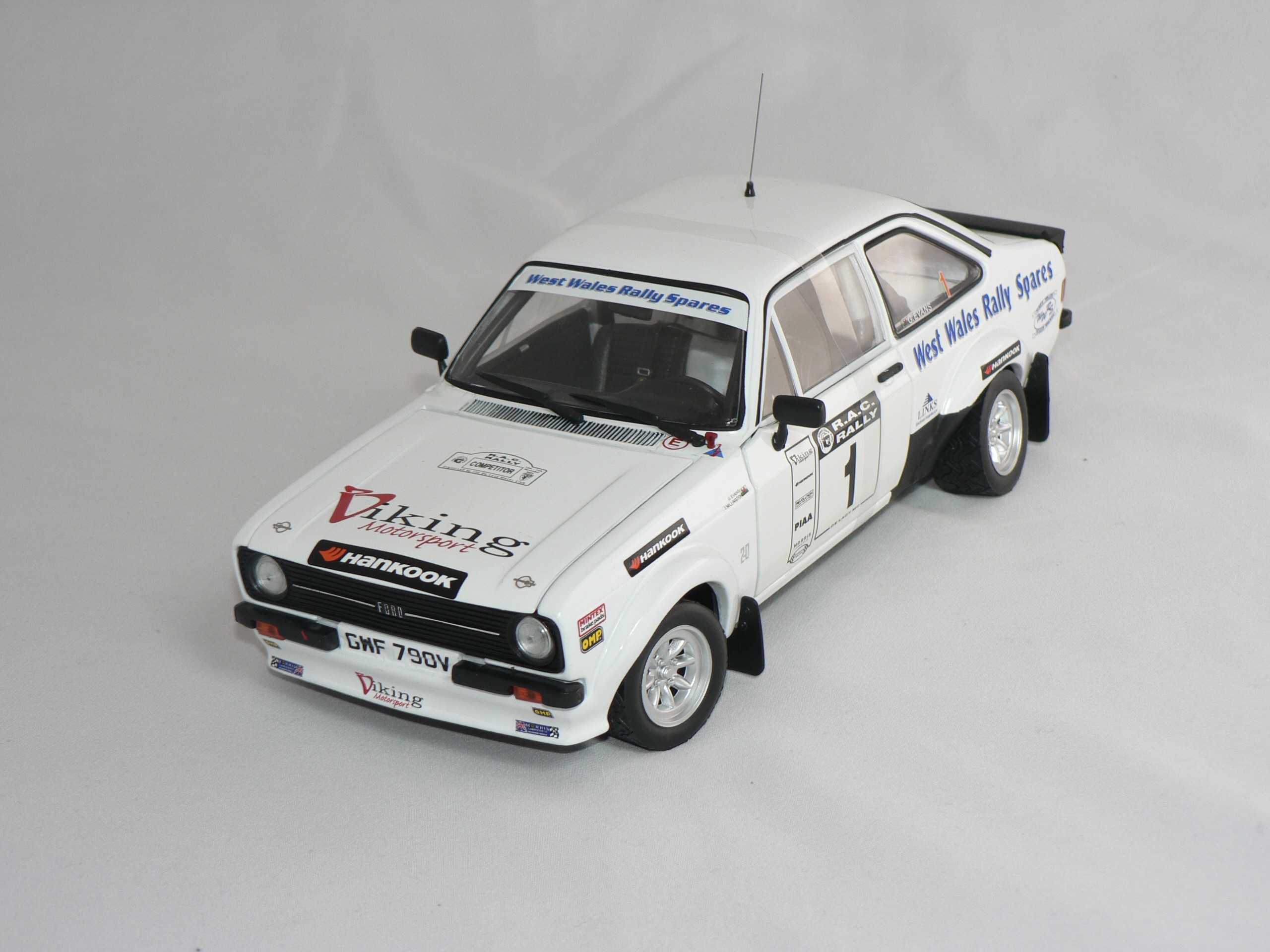 Ford Escort RS 1800 # 1 ( R.Clark/G.Evans )  1:18  Sun Star