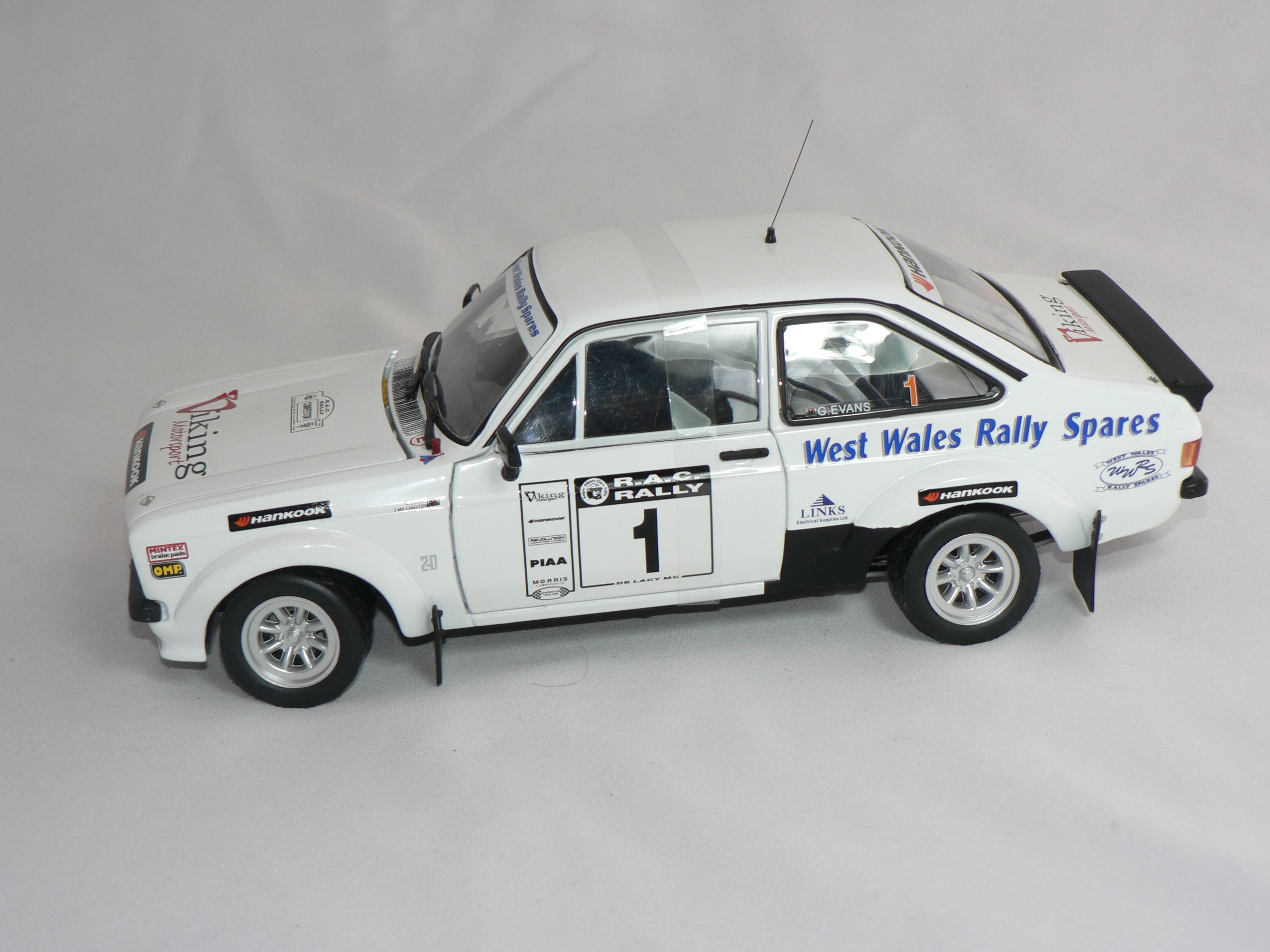 Ford Escort RS 1800 # 1 ( R.Clark/G.Evans )  1:18  Sun Star - 3