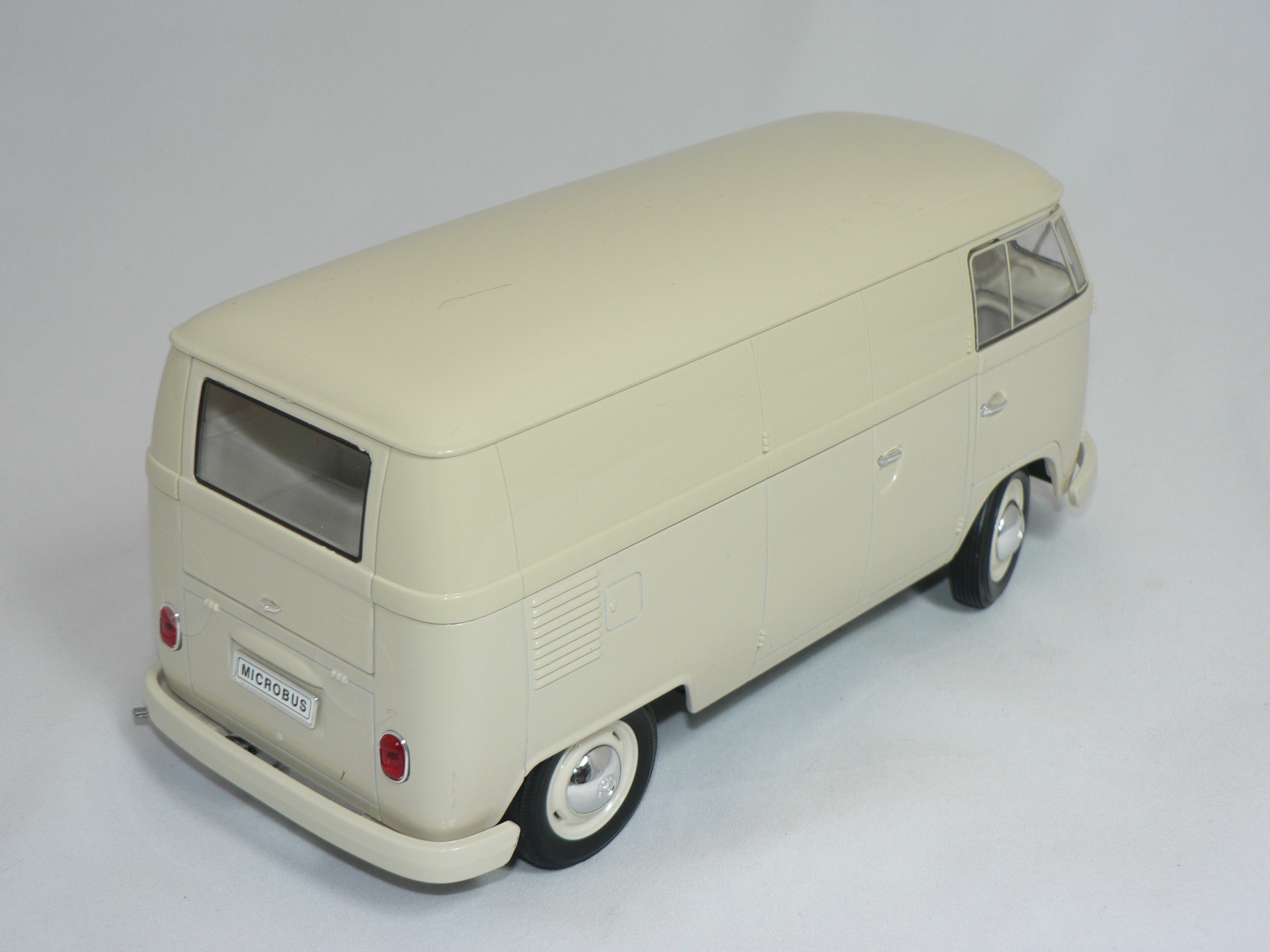 VW T1 Buss -1963 Panel Van   1:18  Welly - 2