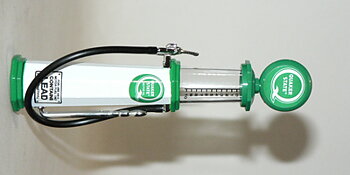 Bensinpump (Quaker State)   1:18  Road Legends/Lucky Die Cast