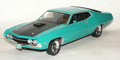 Ford Torino Cobra  1:18  Ertl/Auto World