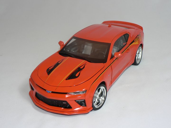 Chevrolet  Camaro  ( Nickey Super Camaro ) 2016  1:18  Ertl/Auto World