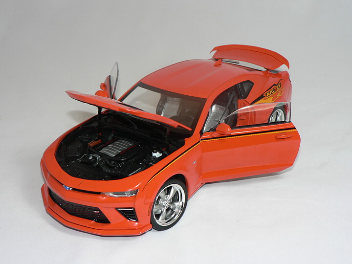 Chevrolet  Camaro  ( Nickey Super Camaro ) 2016  1:18  Ertl/Auto World