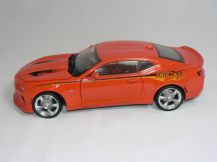 Chevrolet  Camaro  ( Nickey Super Camaro ) 2016  1:18  Ertl/Auto World