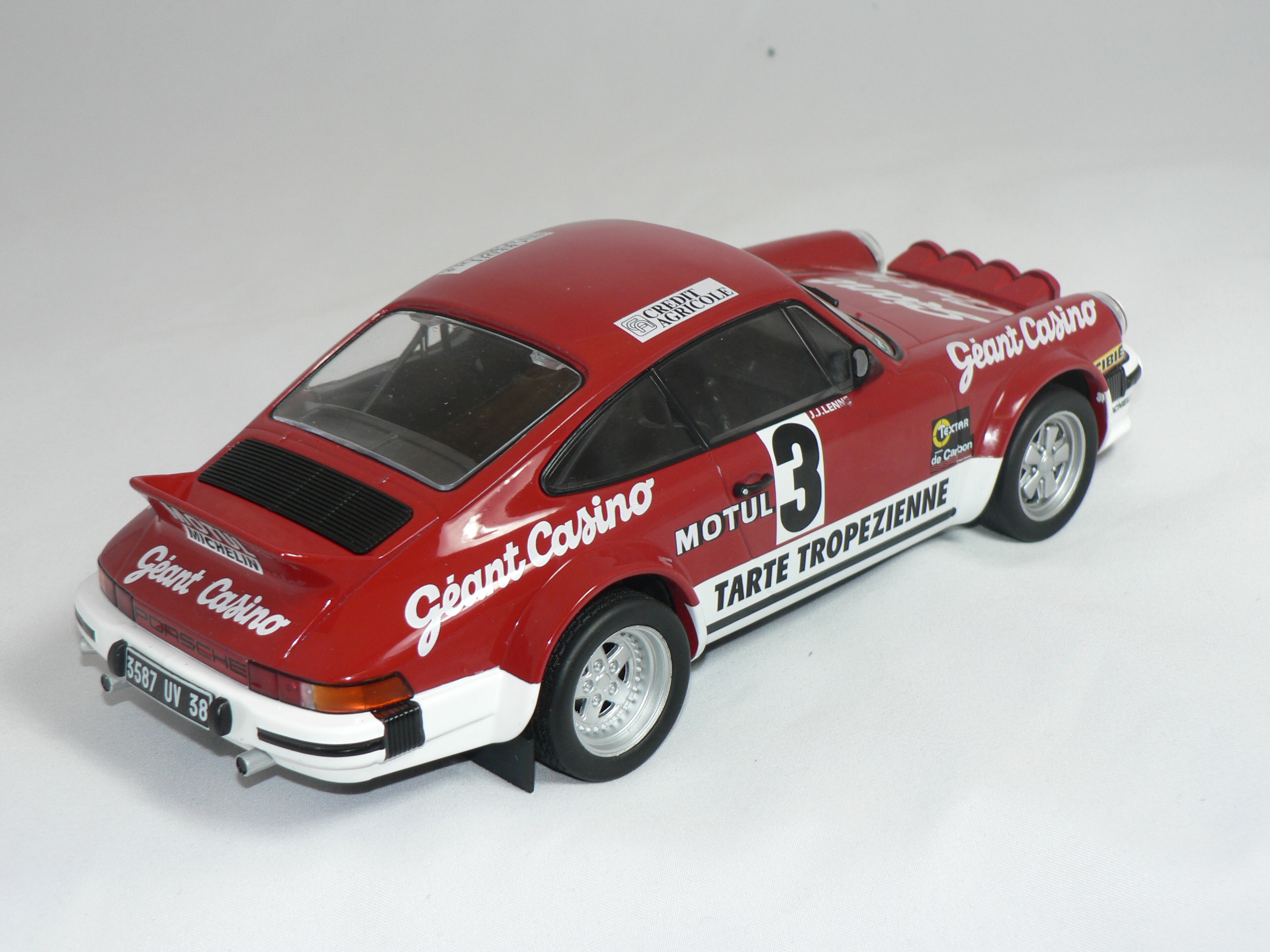 Porsche 911 SC Gr.4 (Rally D`Armor 1979) B.Beguin-J.J. Lenne (INGET ÖPPNINGSBART)  1:18 Solido - 2