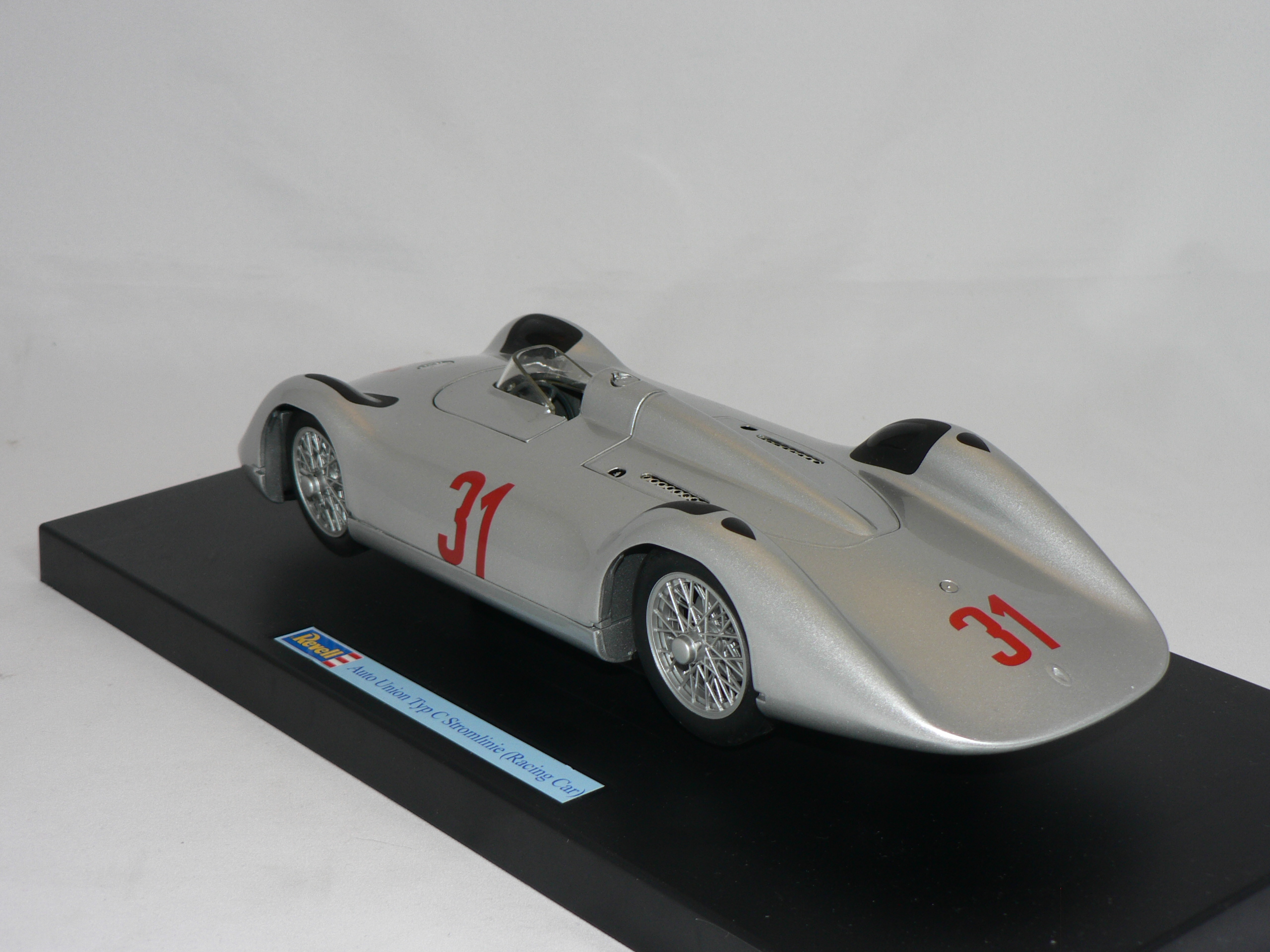 Auto Union Typ C Stromlinie (RACING CAR)  1:18 Revell - 3