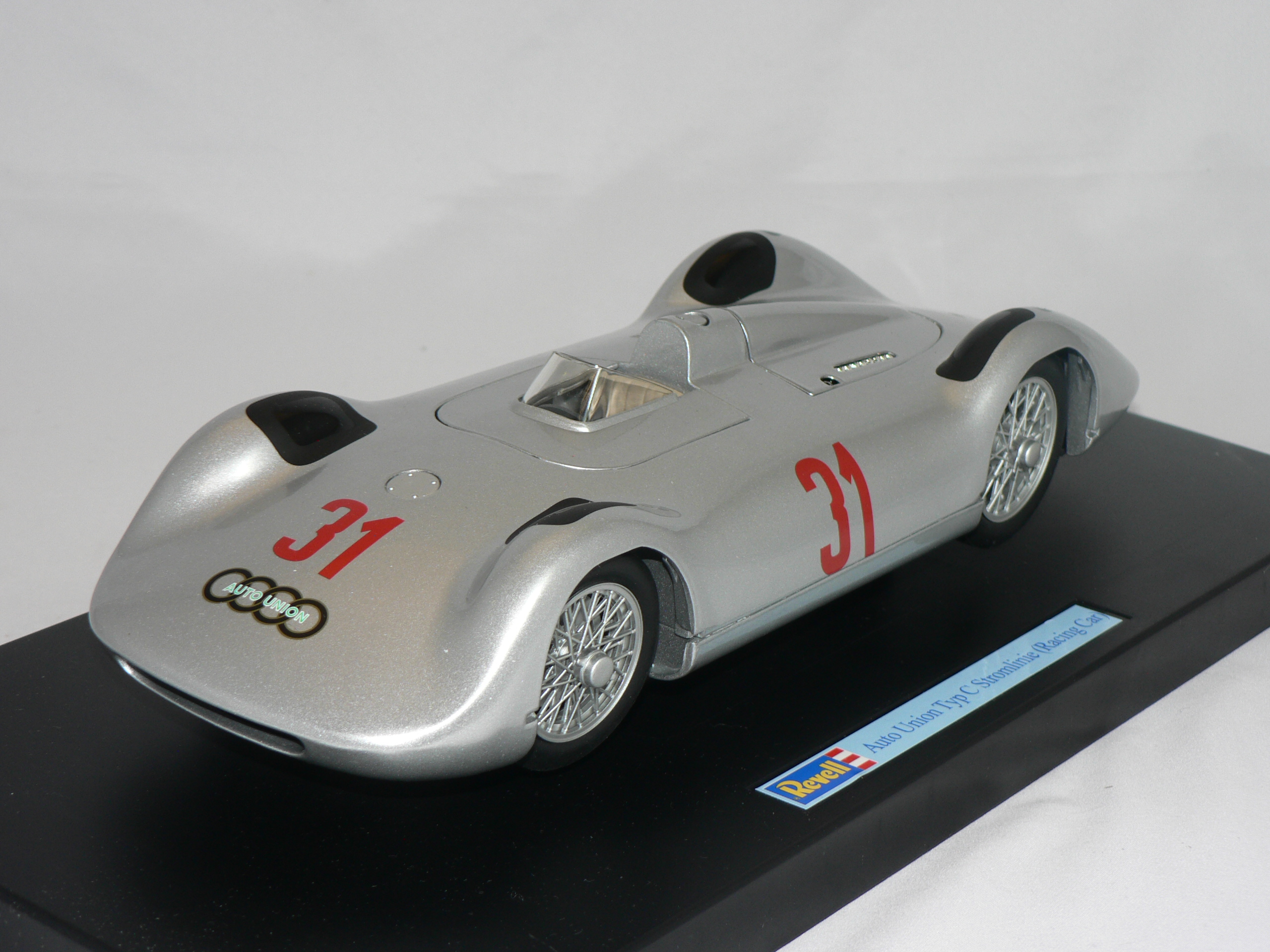 Auto Union Typ C Stromlinie (RACING CAR)  1:18 Revell