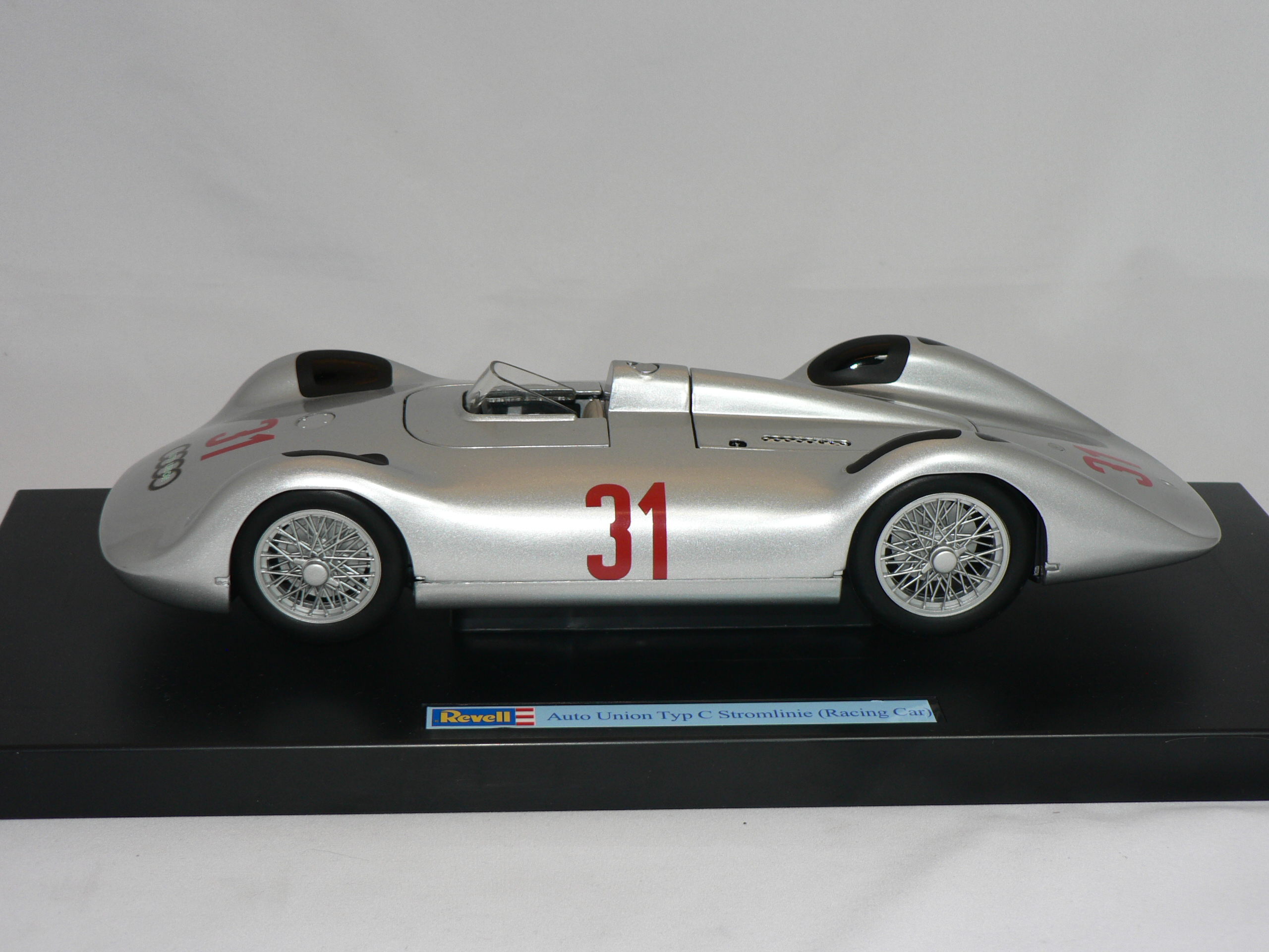 Auto Union Typ C Stromlinie (RACING CAR)  1:18 Revell - 2