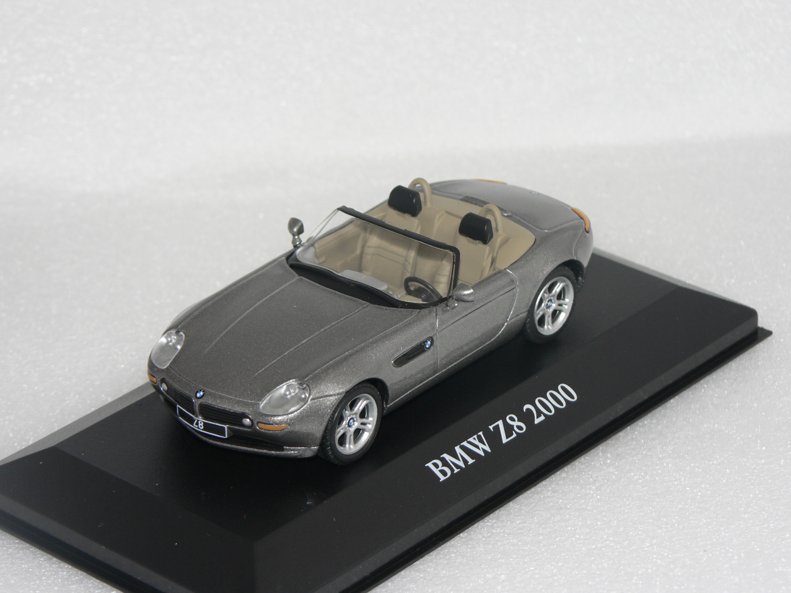 BMW Z8 -2000  1:43 Atlas