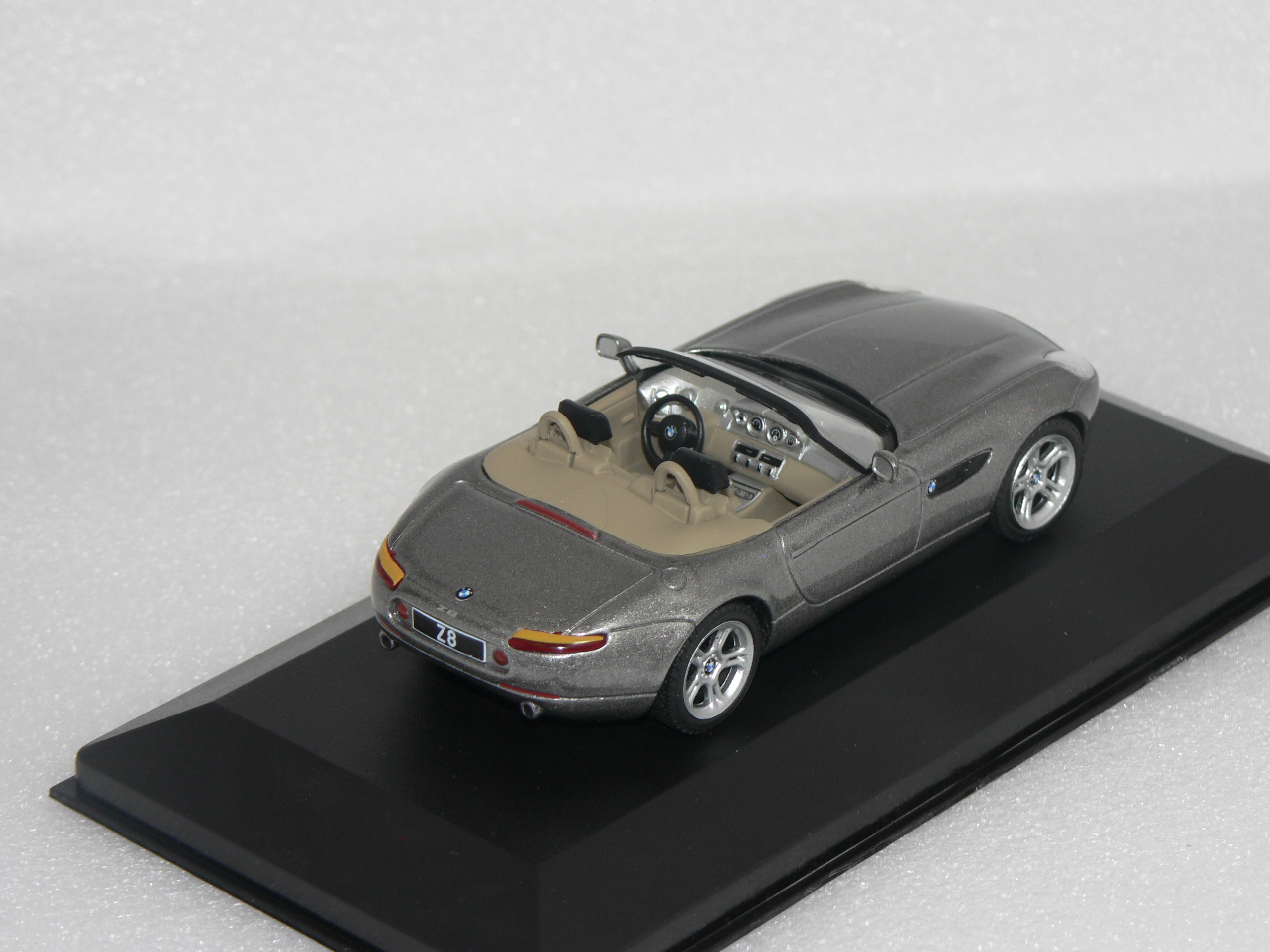 BMW Z8 -2000  1:43 Atlas - 2