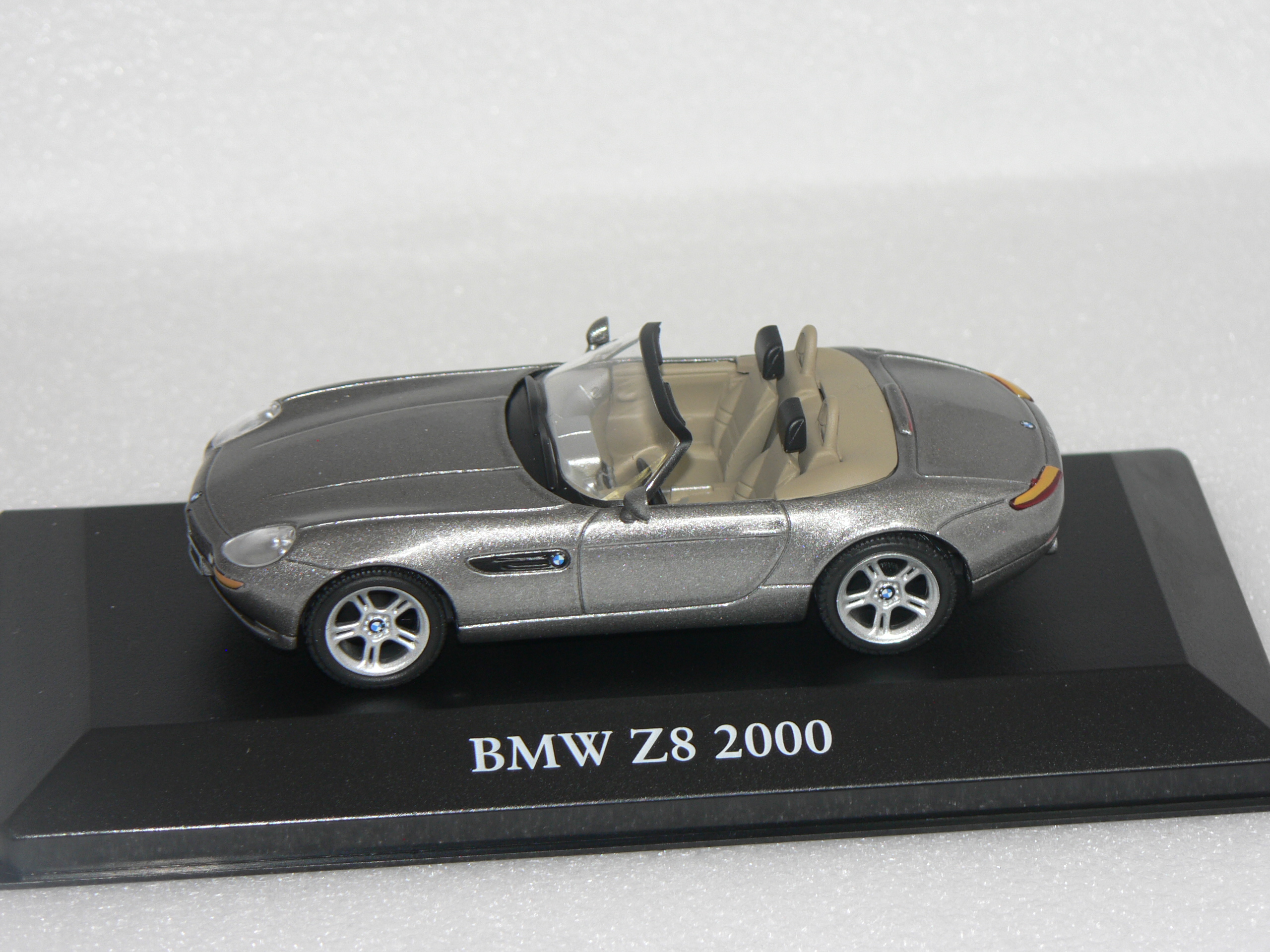 BMW Z8 -2000  1:43 Atlas - 3