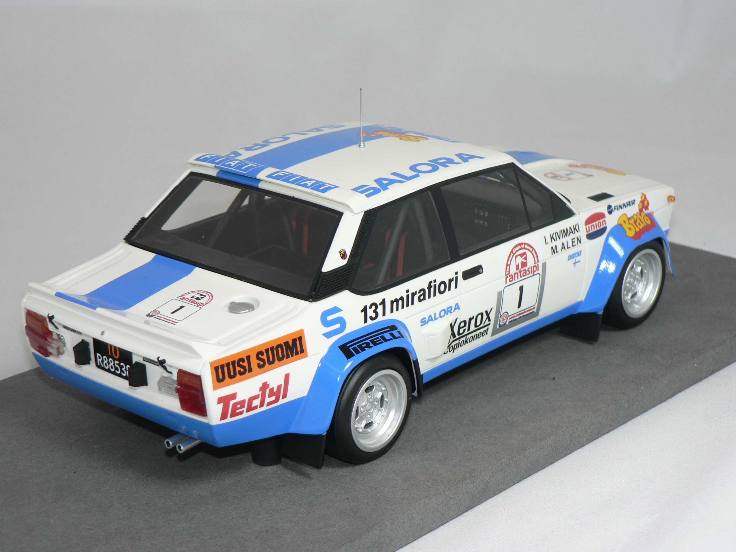 Fiat 131 Abarth (Winner 1000 Lakes Rally 1980) M.Alen-I.Kivimaki (INGET ÖPPNINGSBART) LIMITED EDITION 250pcs  1:18  Top Marques - 2