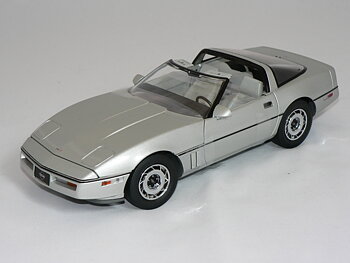Chevrolet Corvette C4 -1984   1:18 Greenlight