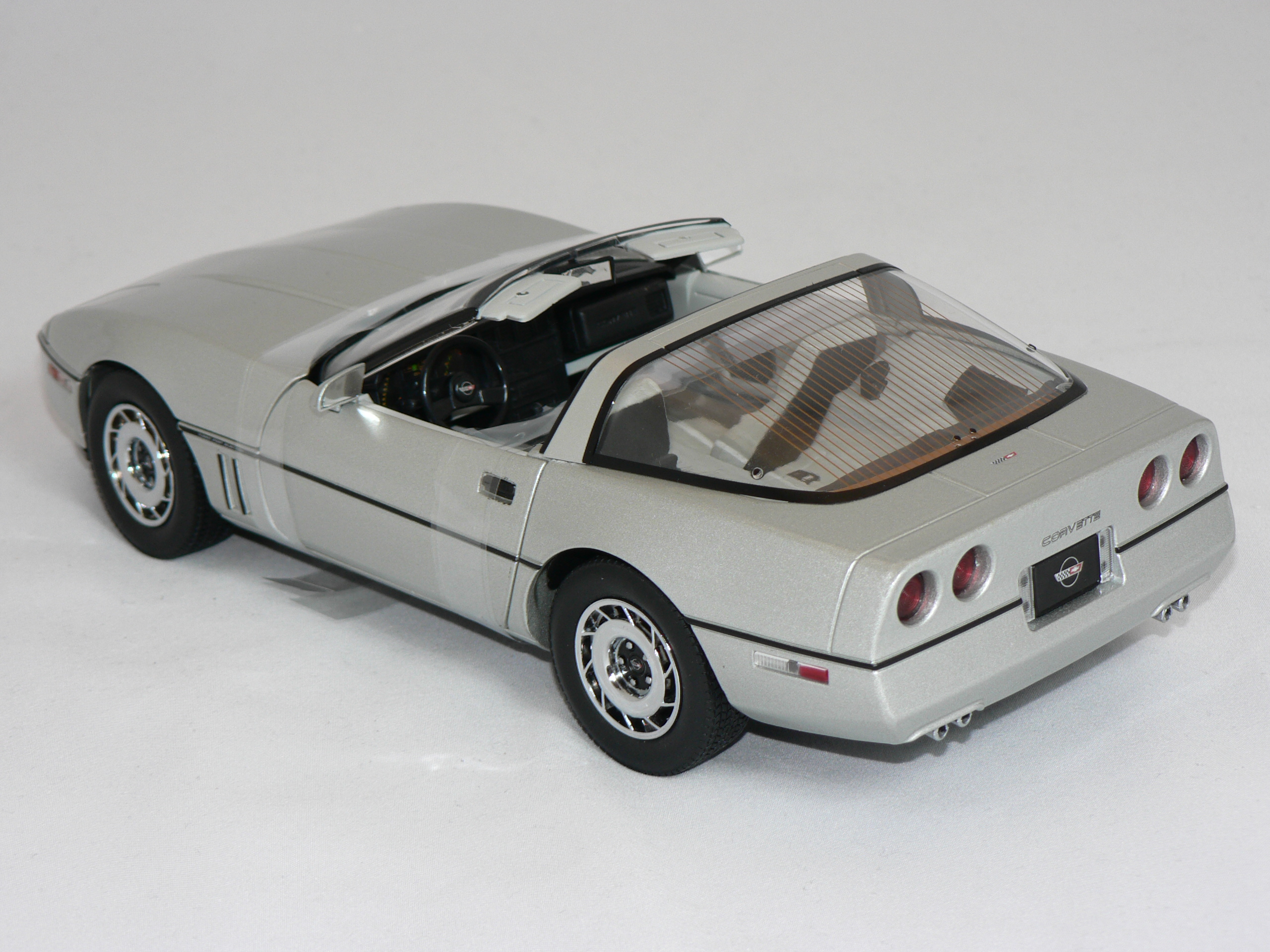 Chevrolet Corvette C4 -1984   1:18 Greenlight - 2
