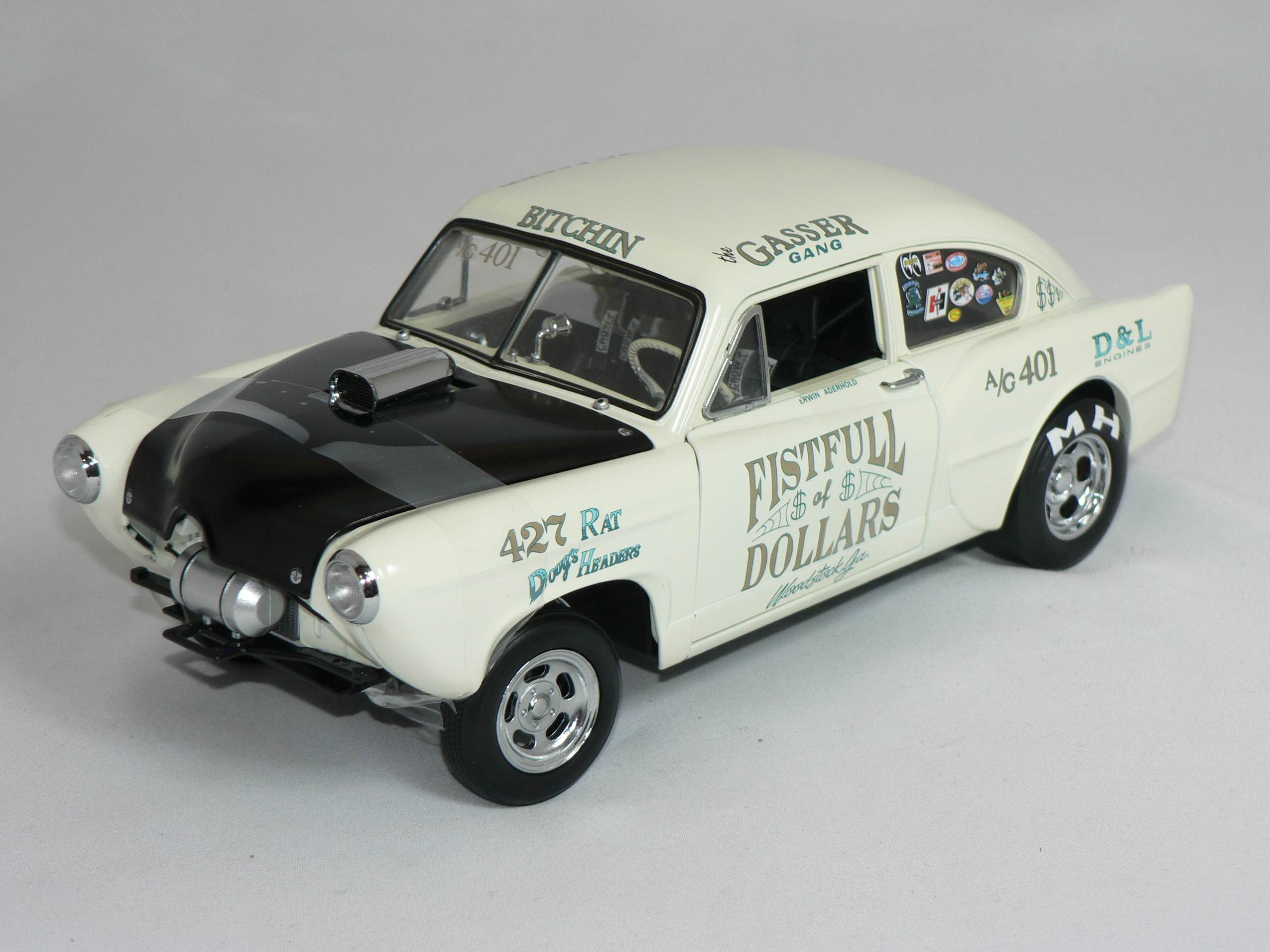 Kaiser Henry J Gasser-1951 ( Limited Edition 510 pcs )  1:18  Sun Star