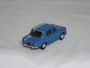 Renault 8 Gordini 1300 -1966 Blå/Vit Strips   1:43  Atlas