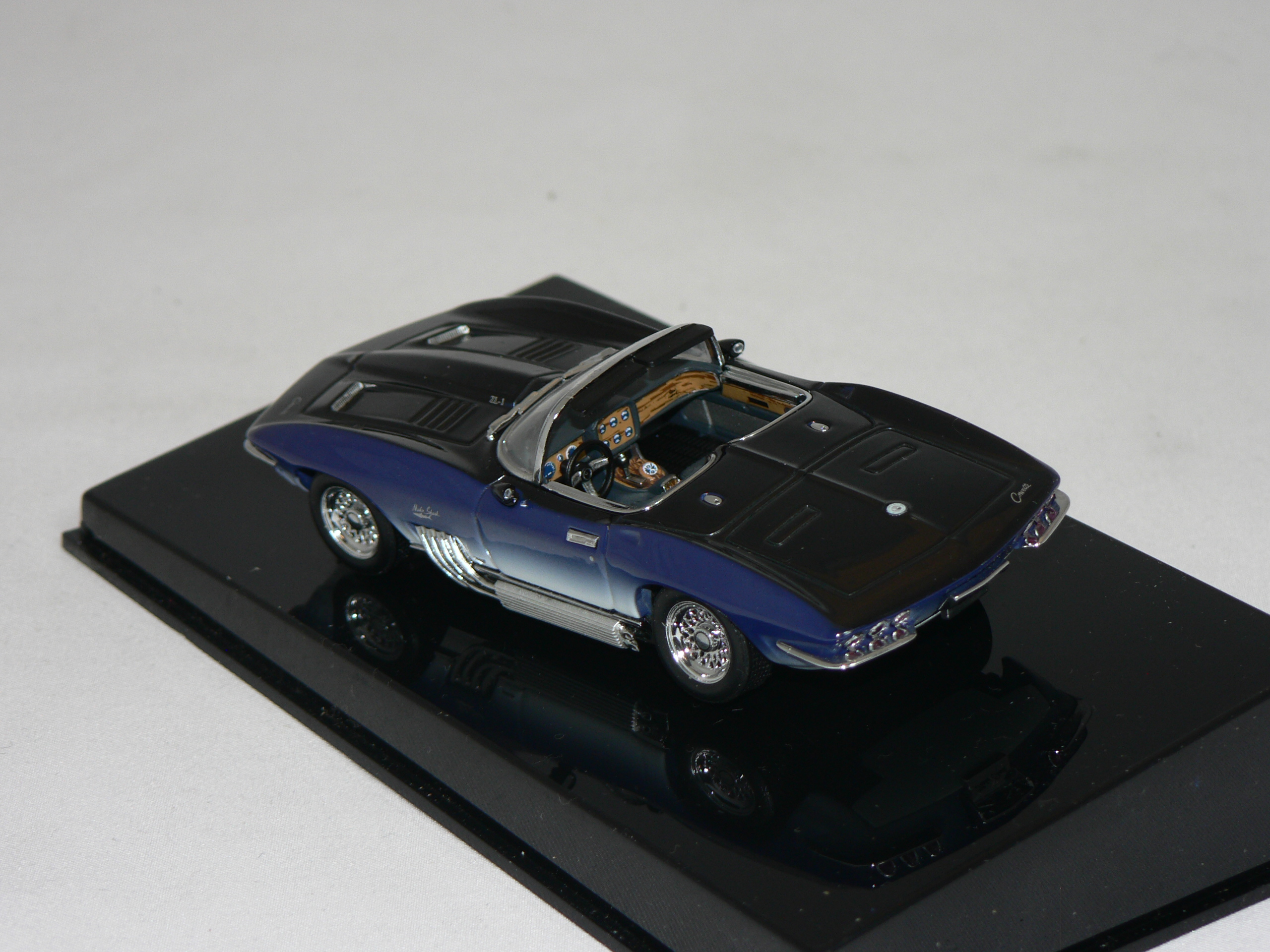 Chevrolet Mako Shark  1:43  Auto Art - 3