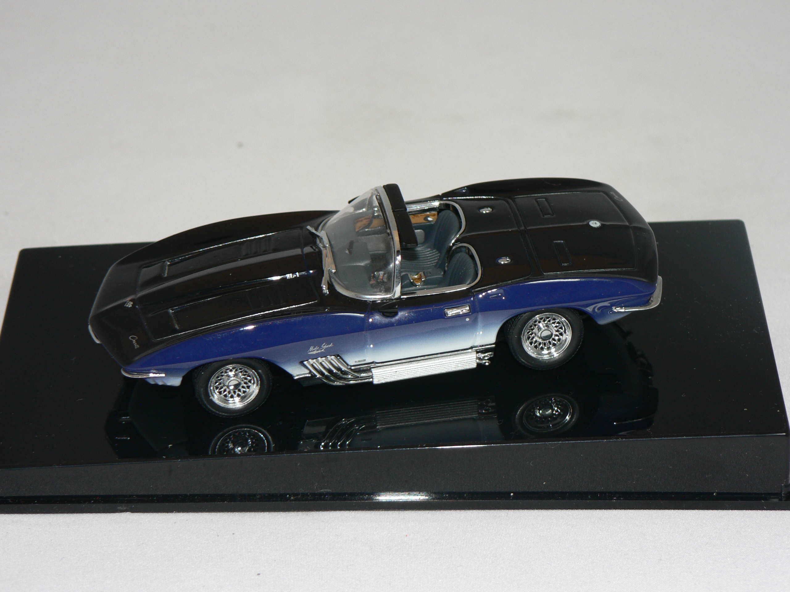 Chevrolet Mako Shark  1:43  Auto Art - 2