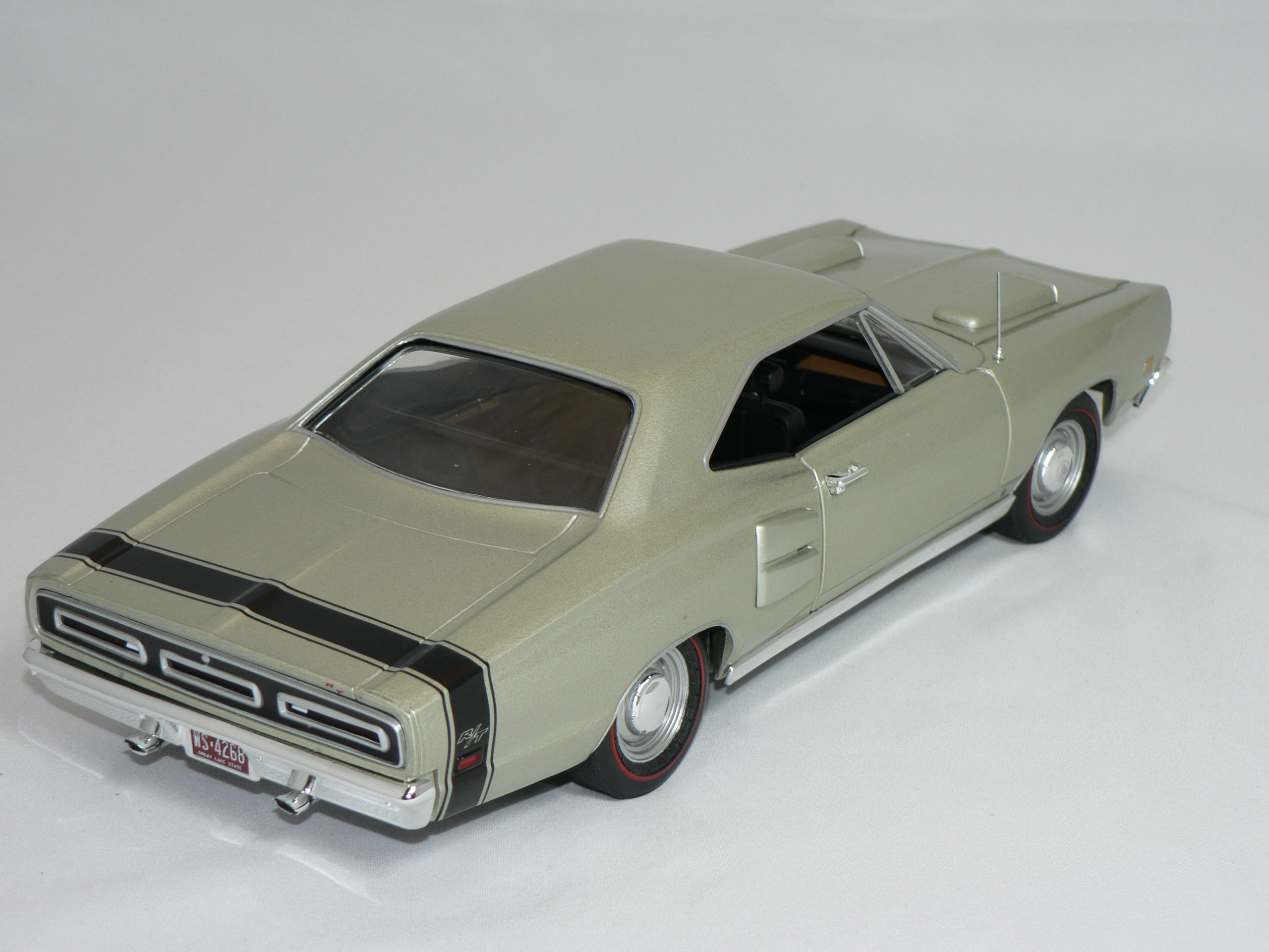 Dodge Coronet R/T -1969 (LIMITED EDITION 1002PCS)  1:18  Ertl/Auto World - 2