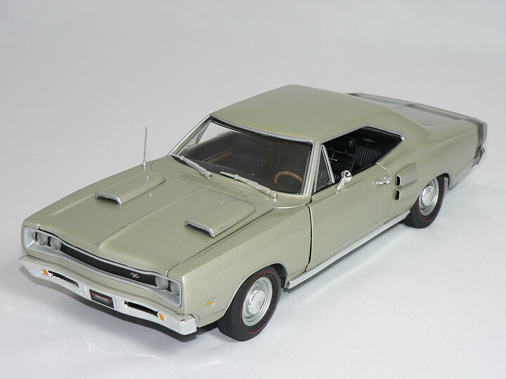 Dodge Coronet R/T -1969 (LIMITED EDITION 1002PCS)  1:18  Ertl/Auto World