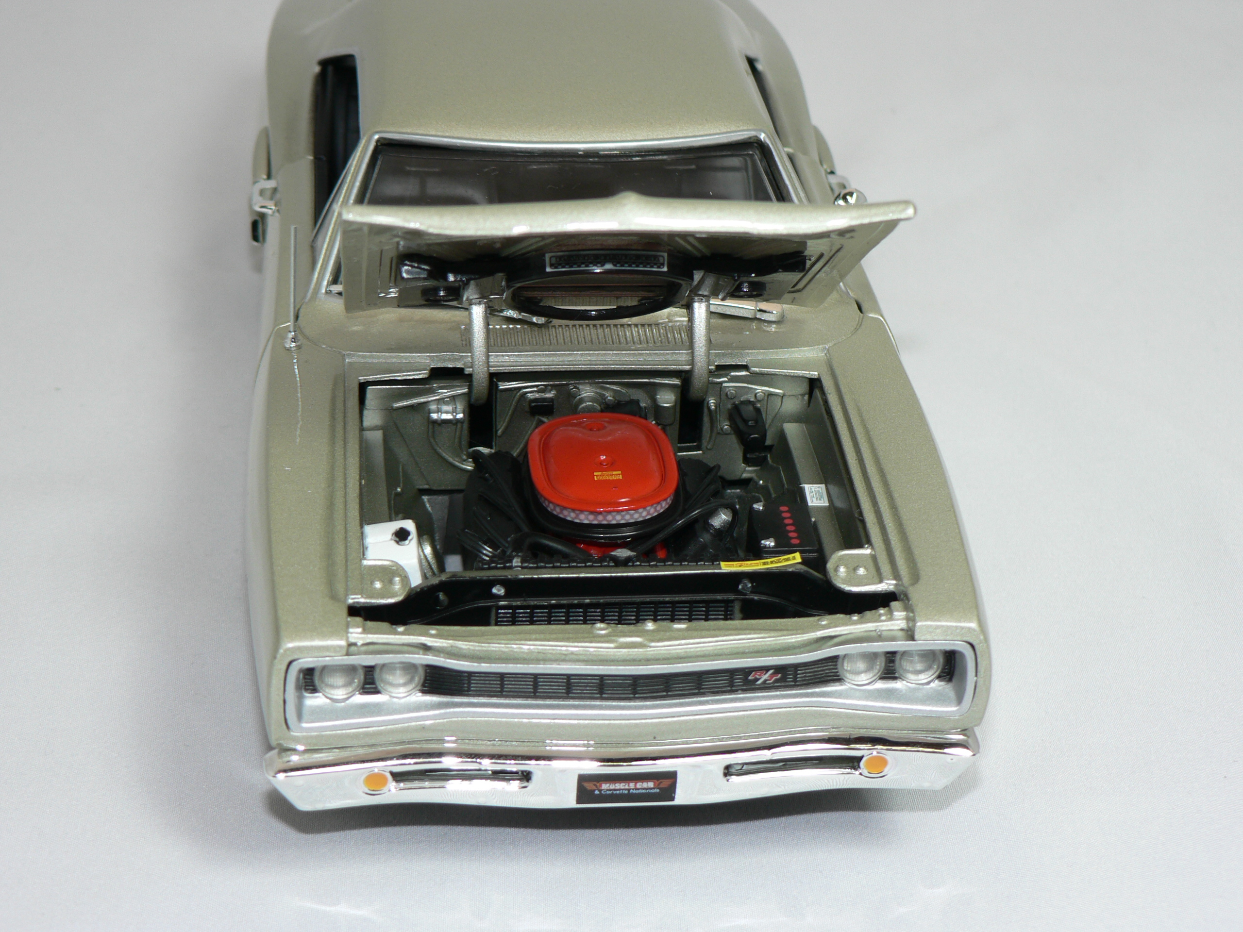 Dodge Coronet R/T -1969 (LIMITED EDITION 1002PCS)  1:18  Ertl/Auto World - 3