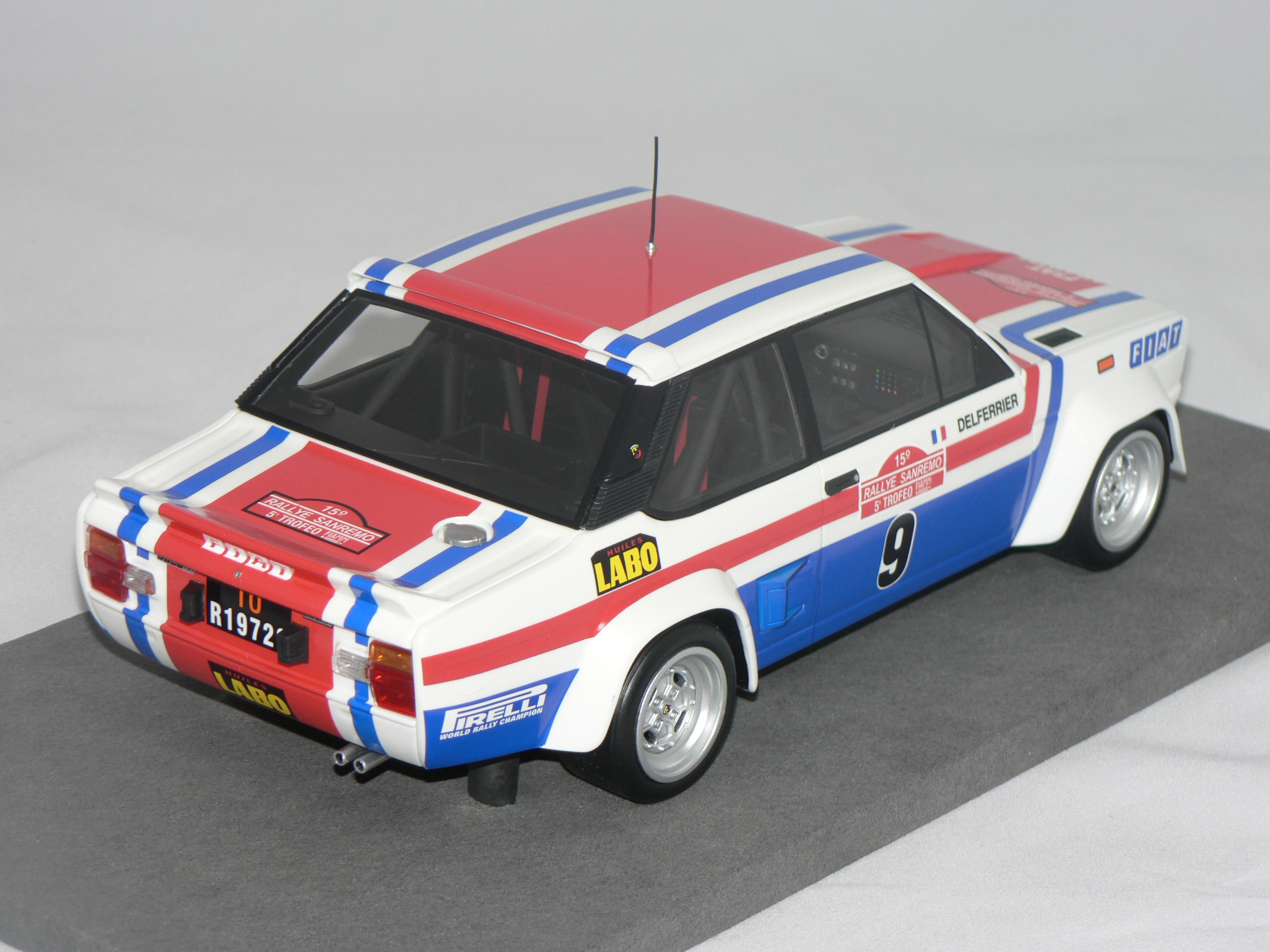 Fiat 131 Abarth (Winner San Remo Rally 1977) J.C.Andruet-C.Delferrier (INGET ÖPPNINGSBART)  1:18  Top Marques - 2
