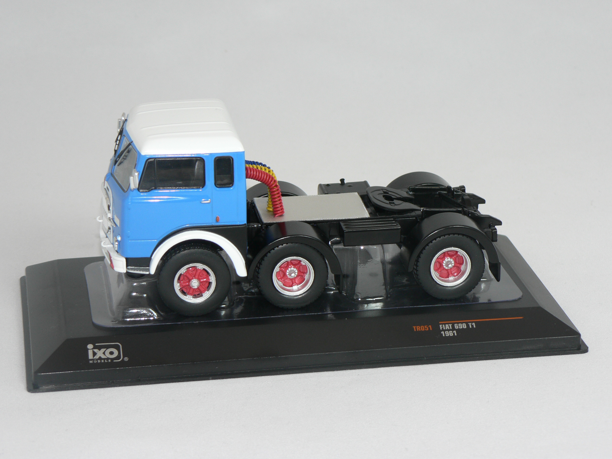 Fiat 609 T1   !961  IXO 1:43 - 3