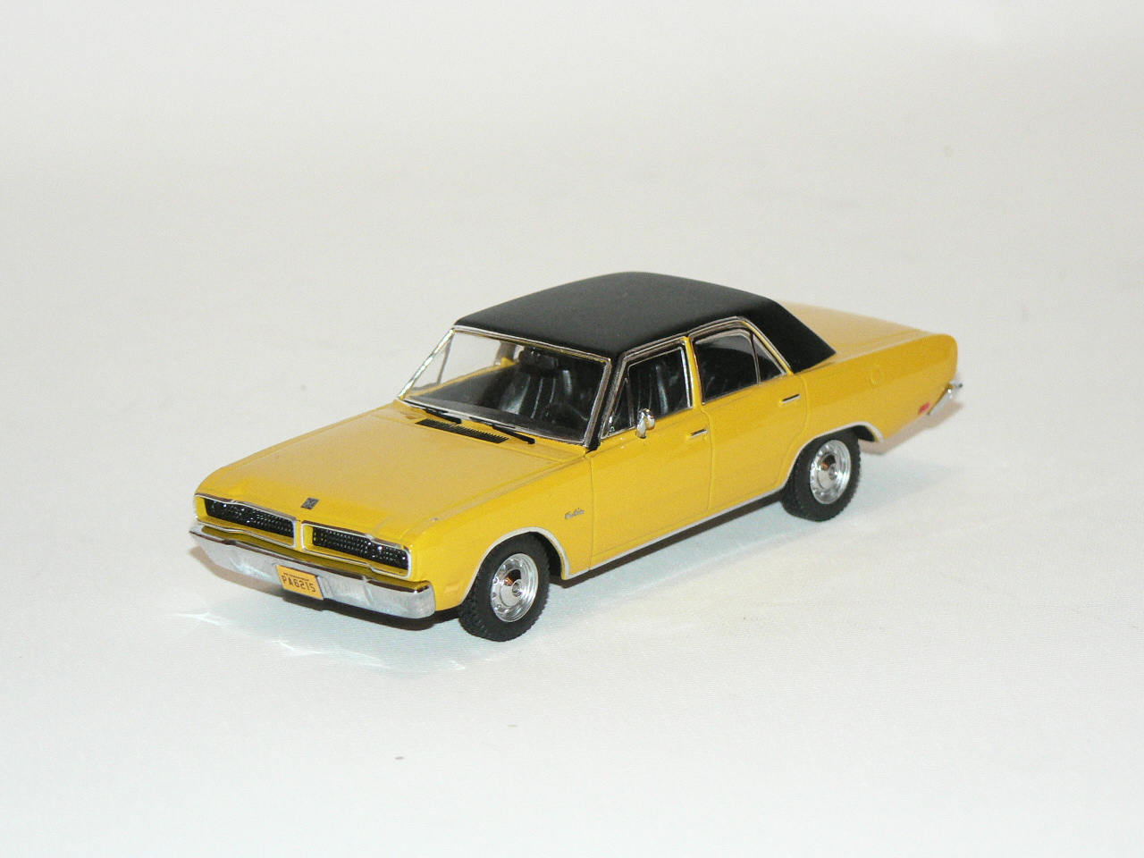 Dodge Dart Gran Sedan -1976  1:43  Ixo Premium X