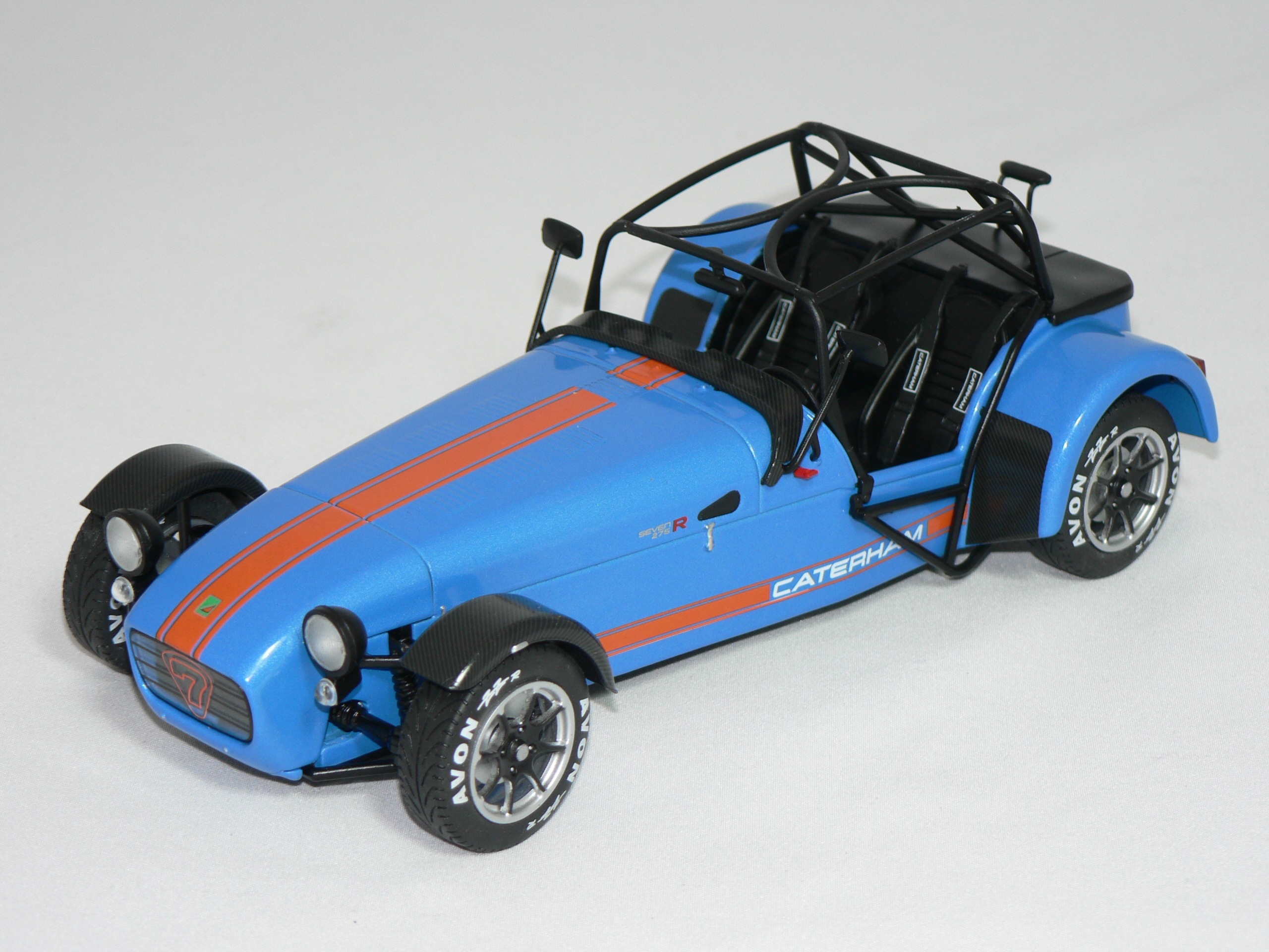 Caterham Seven Academy   1:18 Solido