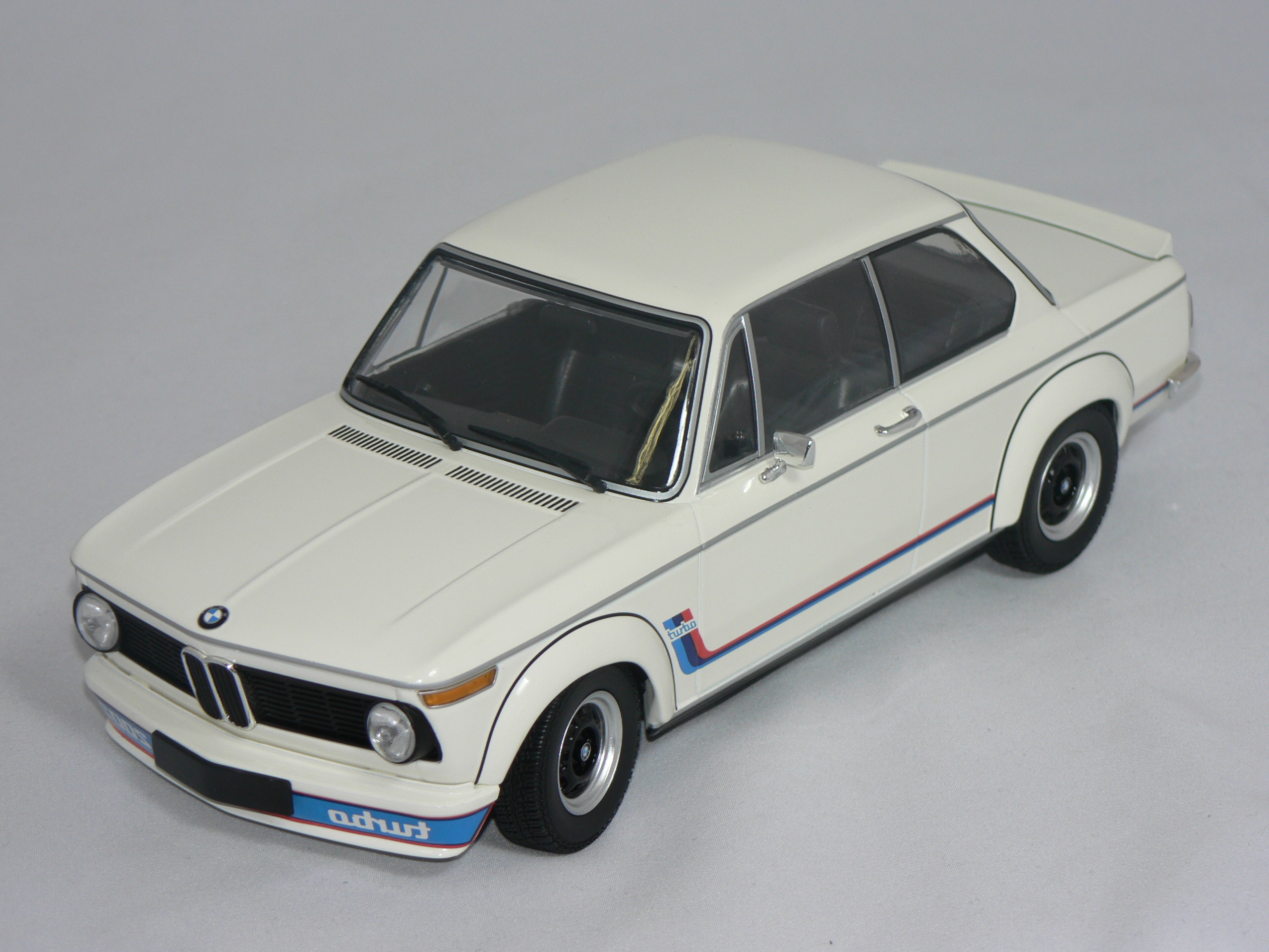 BMW 2002 Turbo -1973 (INGET ÖPPNINGSBART)  1:18  Minichamps