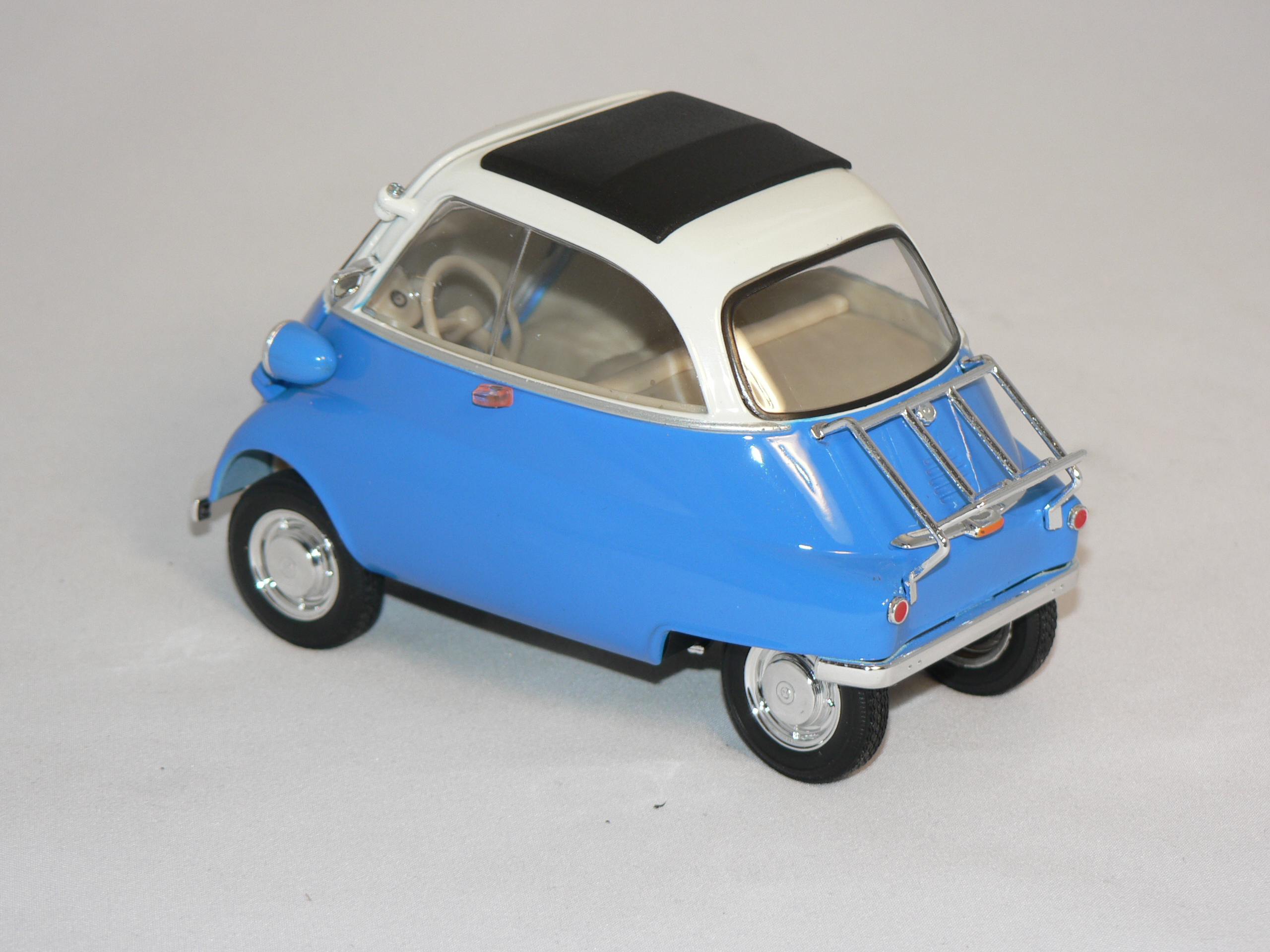 BMW Isetta   Blå/Vit  1:18  Welly - 2