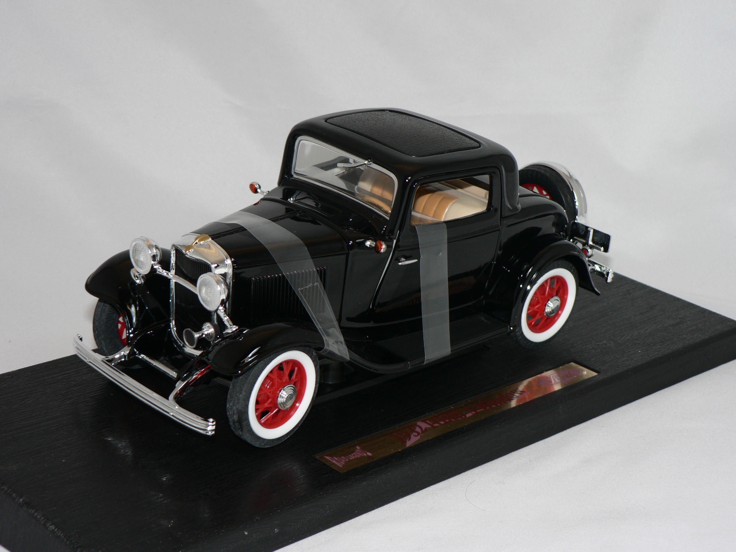 	Ford 3-Window Coupe -1932