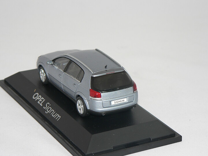 Opel Signum  1:43  Schuco 