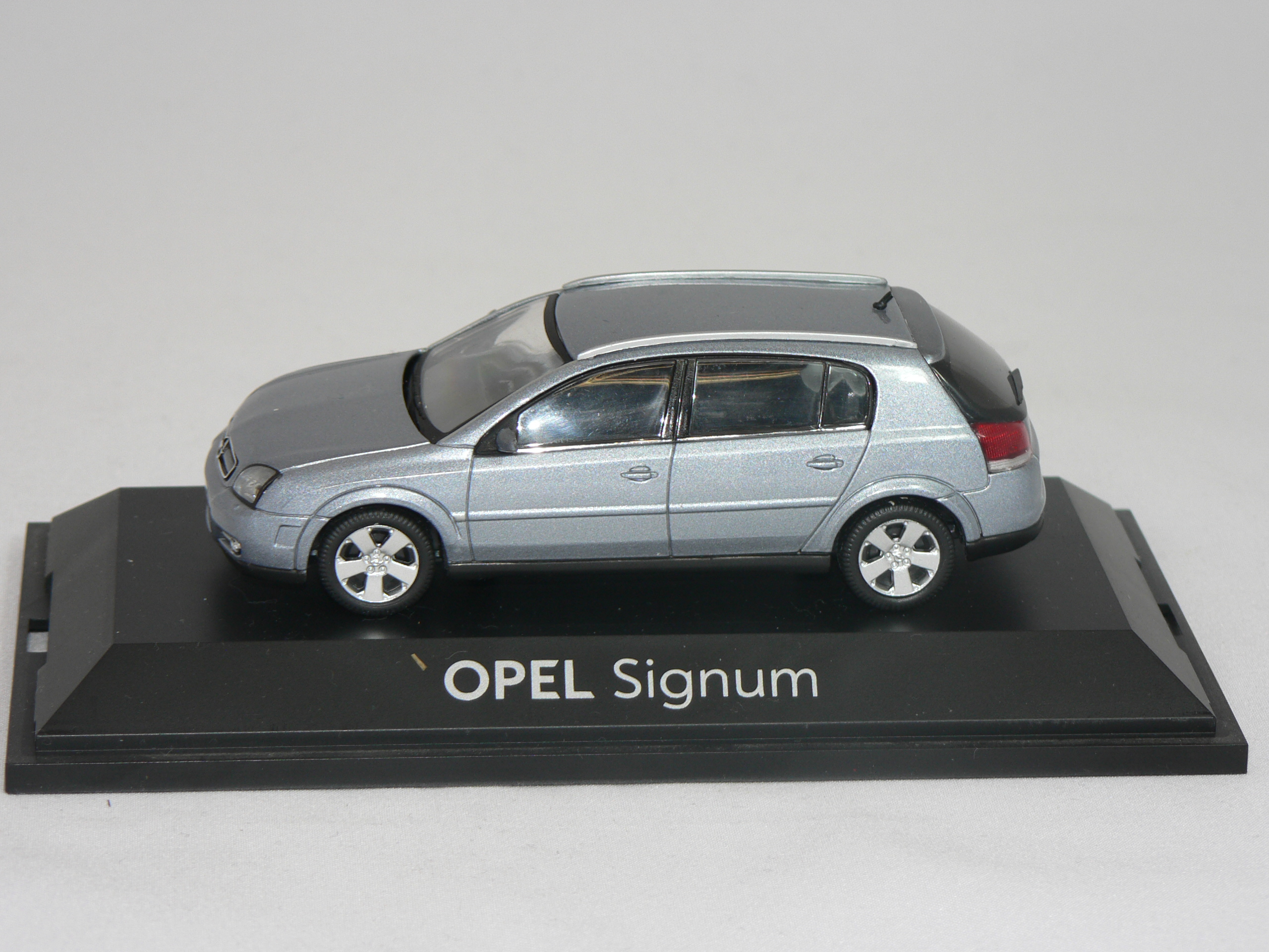 Opel Signum  1:43  Schuco  - 3