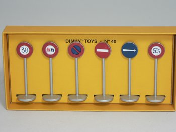 Trafikskyltar (SET MED 6ST)  1:43 Atlas