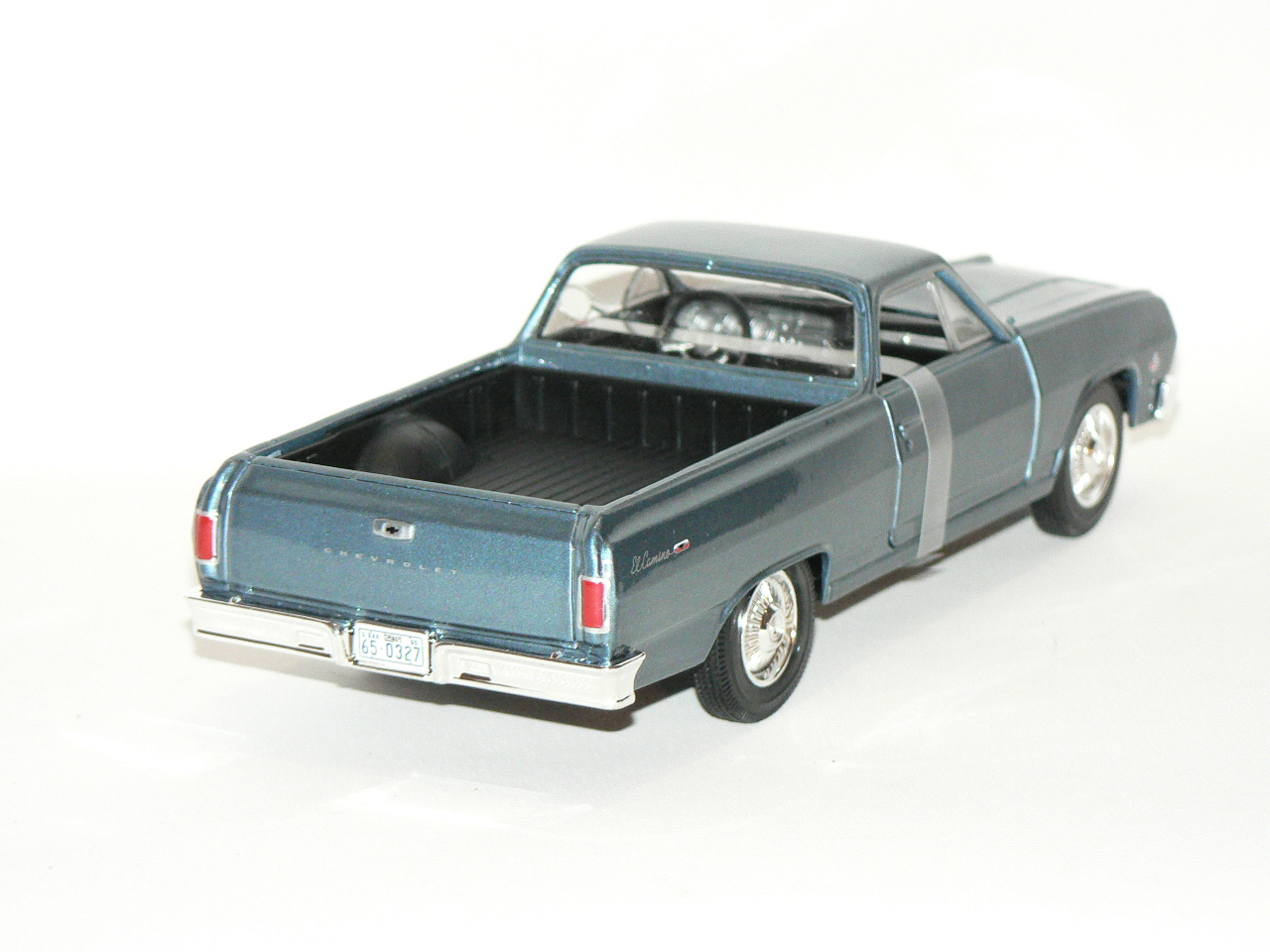 Chevrolet El Camino -1965  1:24 Maisto - 2