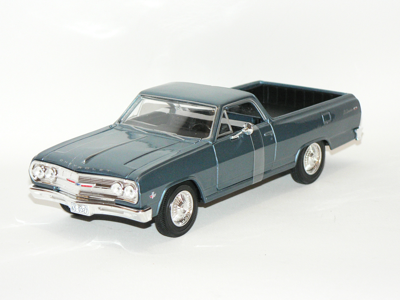 Chevrolet El Camino -1965  1:24 Maisto