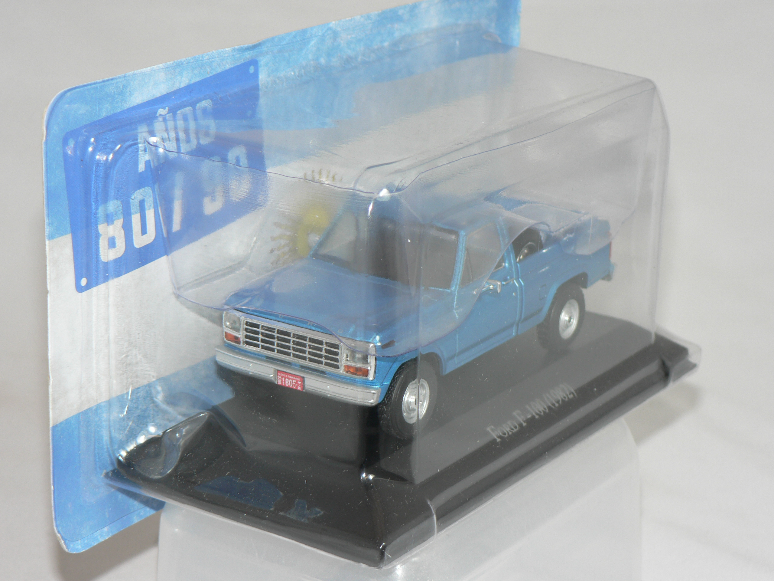 Ford  F-100  ( 1982 )  1:43 Atlas